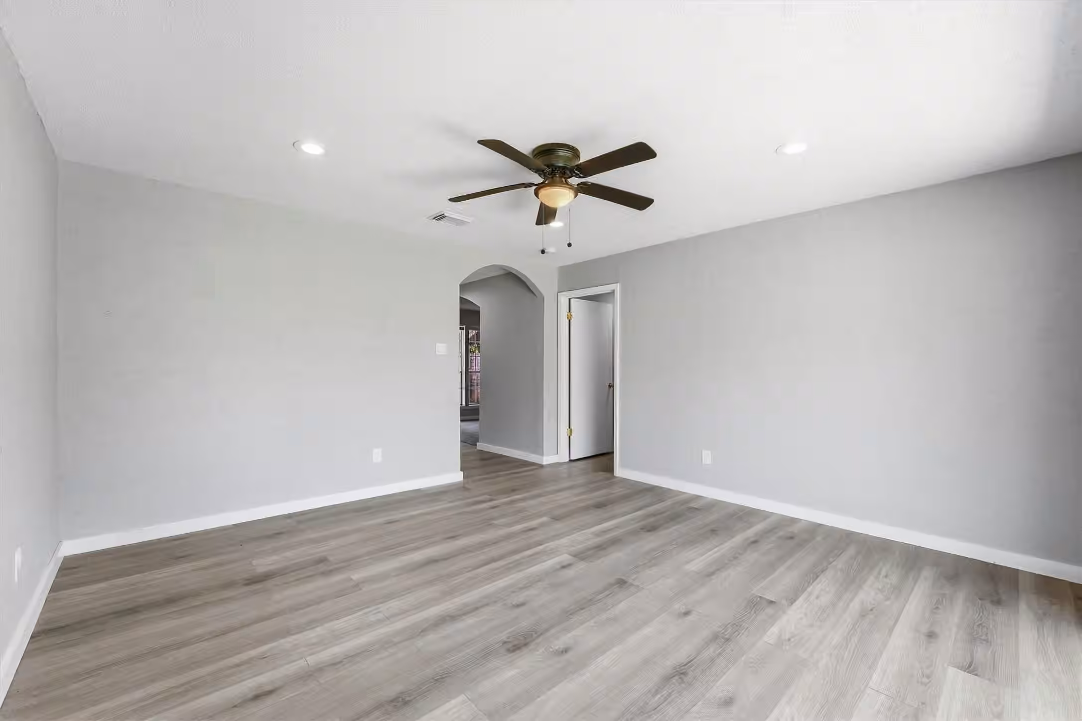 Photo 6 of 6502 Leedale Street, Houston, TX