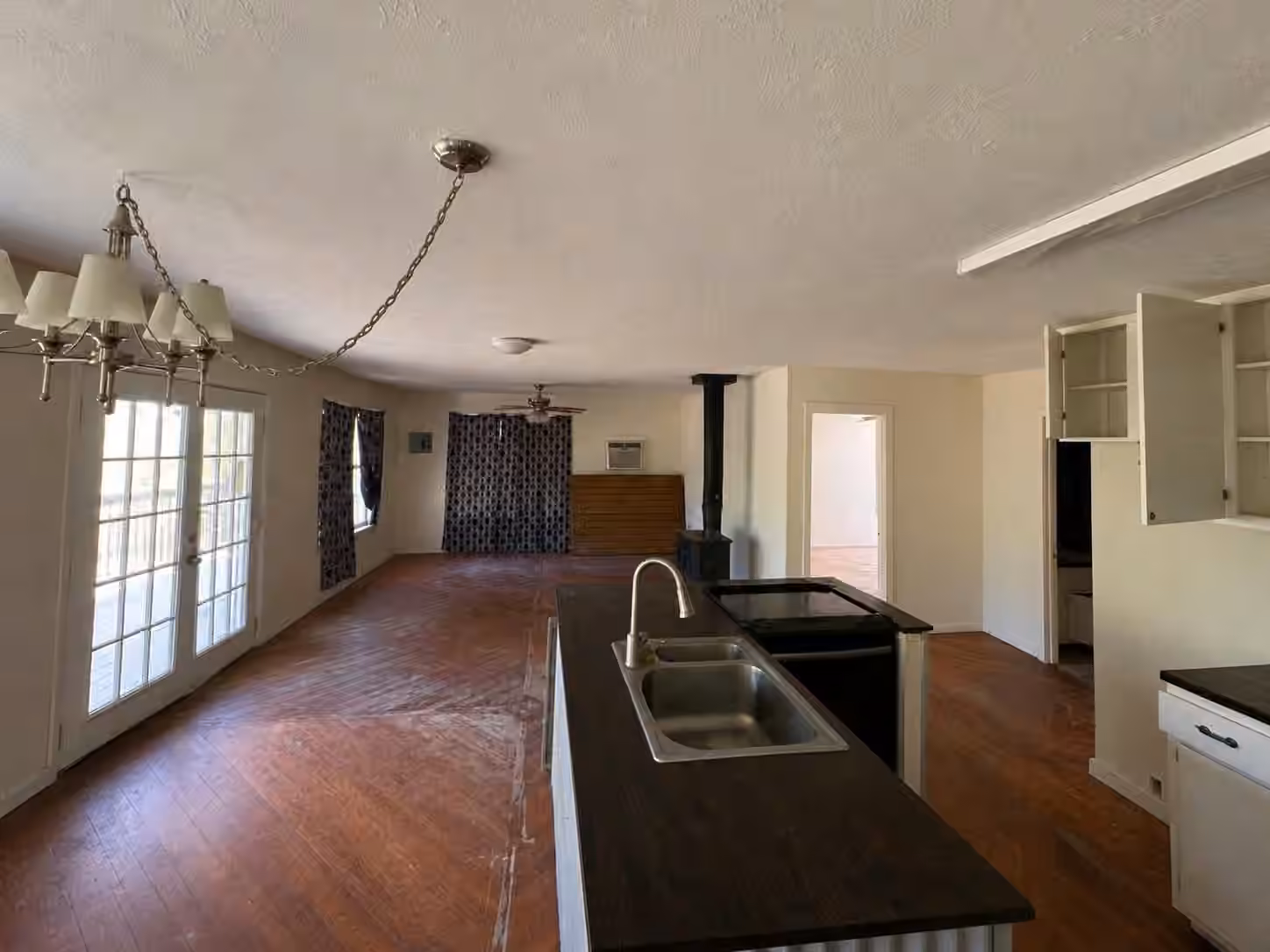 Photo 5 of 7 Lee Drive, Huntsville, TX