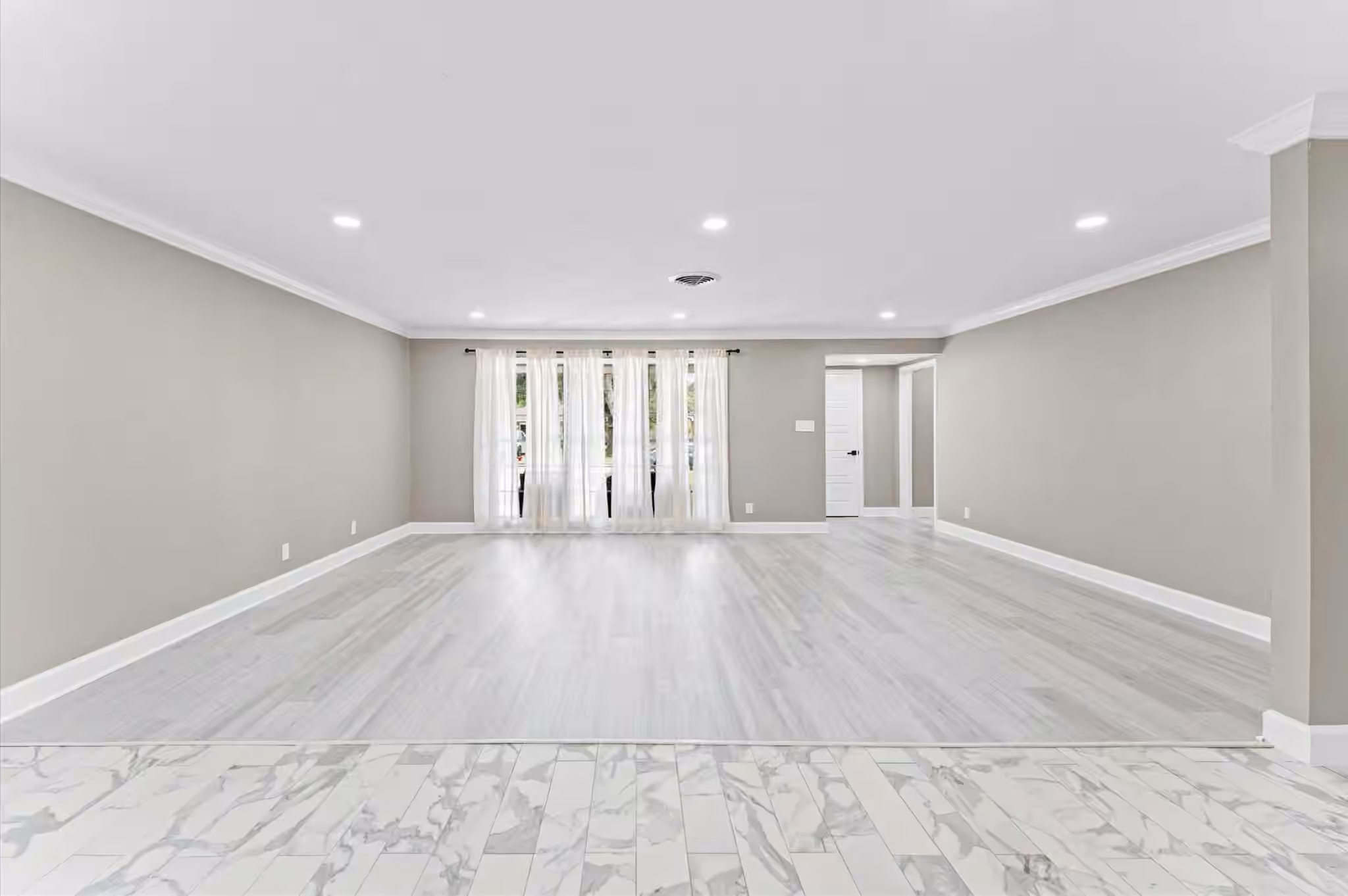 Photo 5 of 7718 Dillon Street, Houston, TX