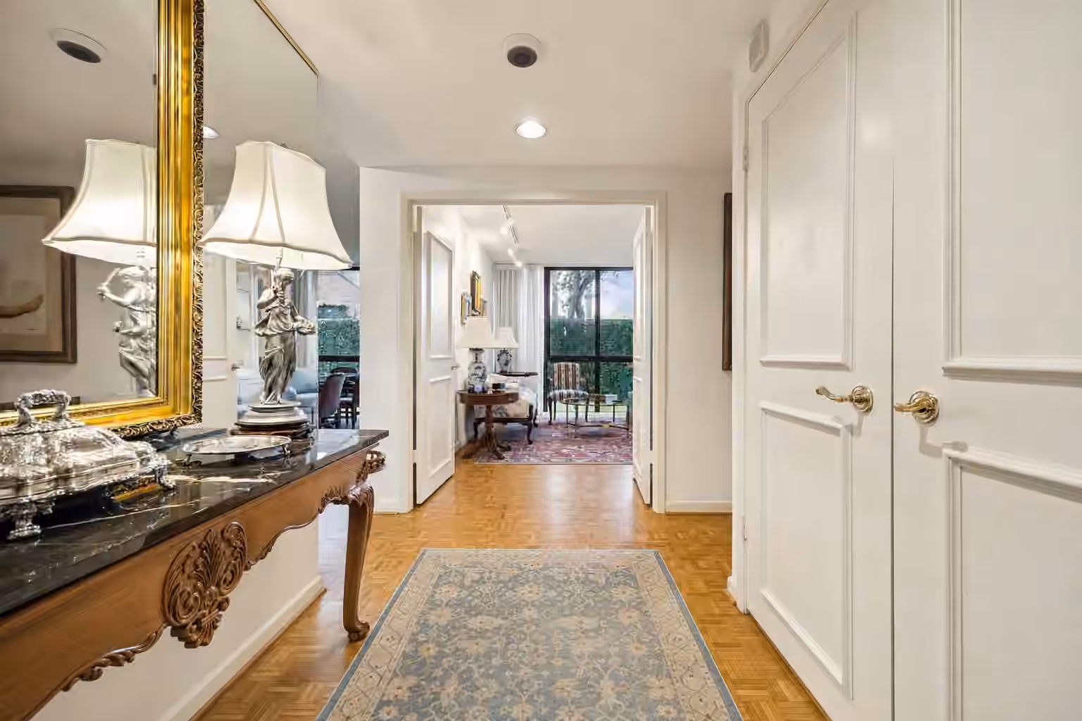 Photo 6 of 5001 Woodway 104, Houston, TX