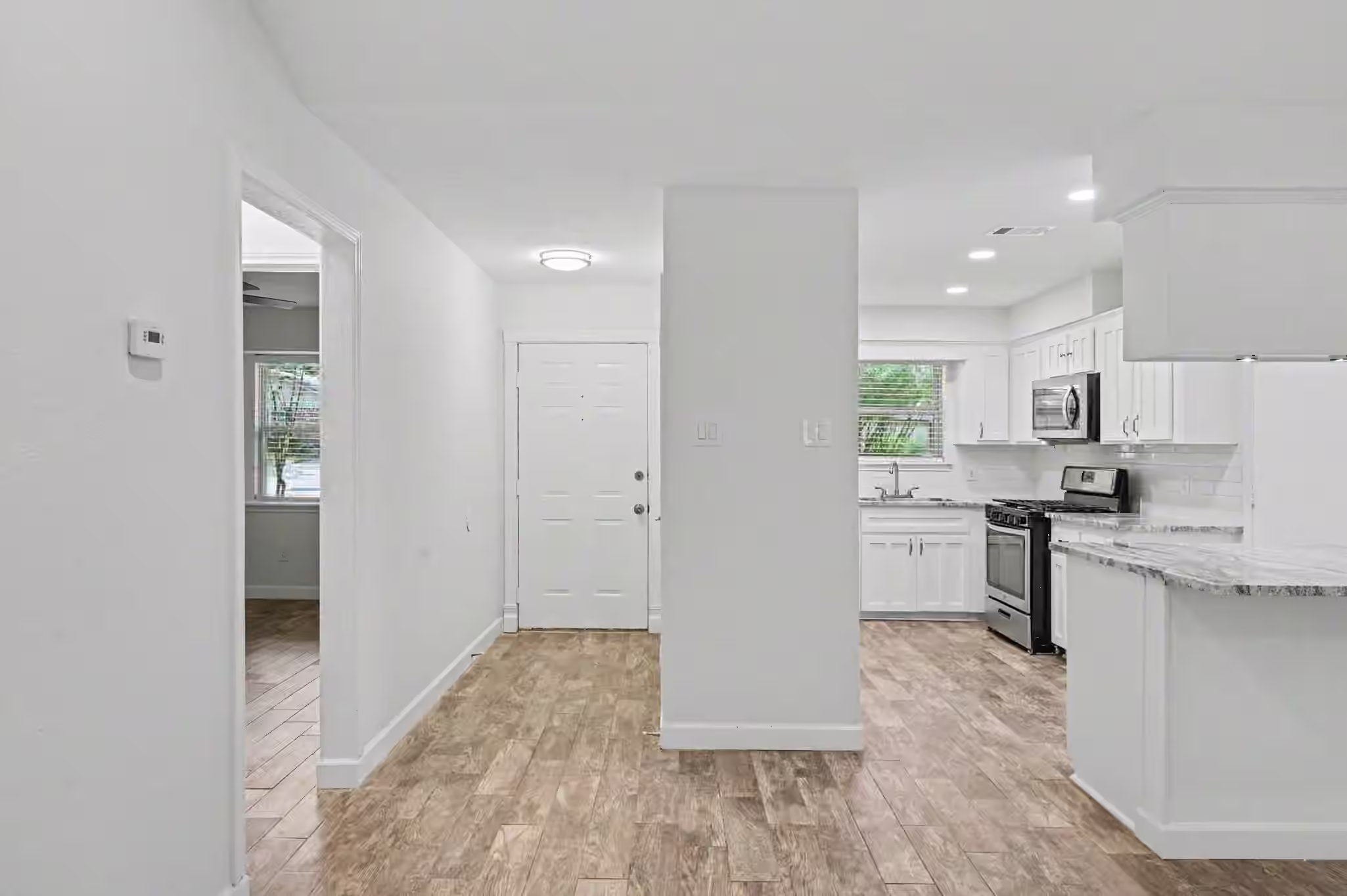 Photo 5 of 14 Summer Crest Circle, The Woodlands, TX