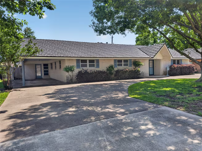 Photo 2 of 9023 Springview Lane, Houston, TX