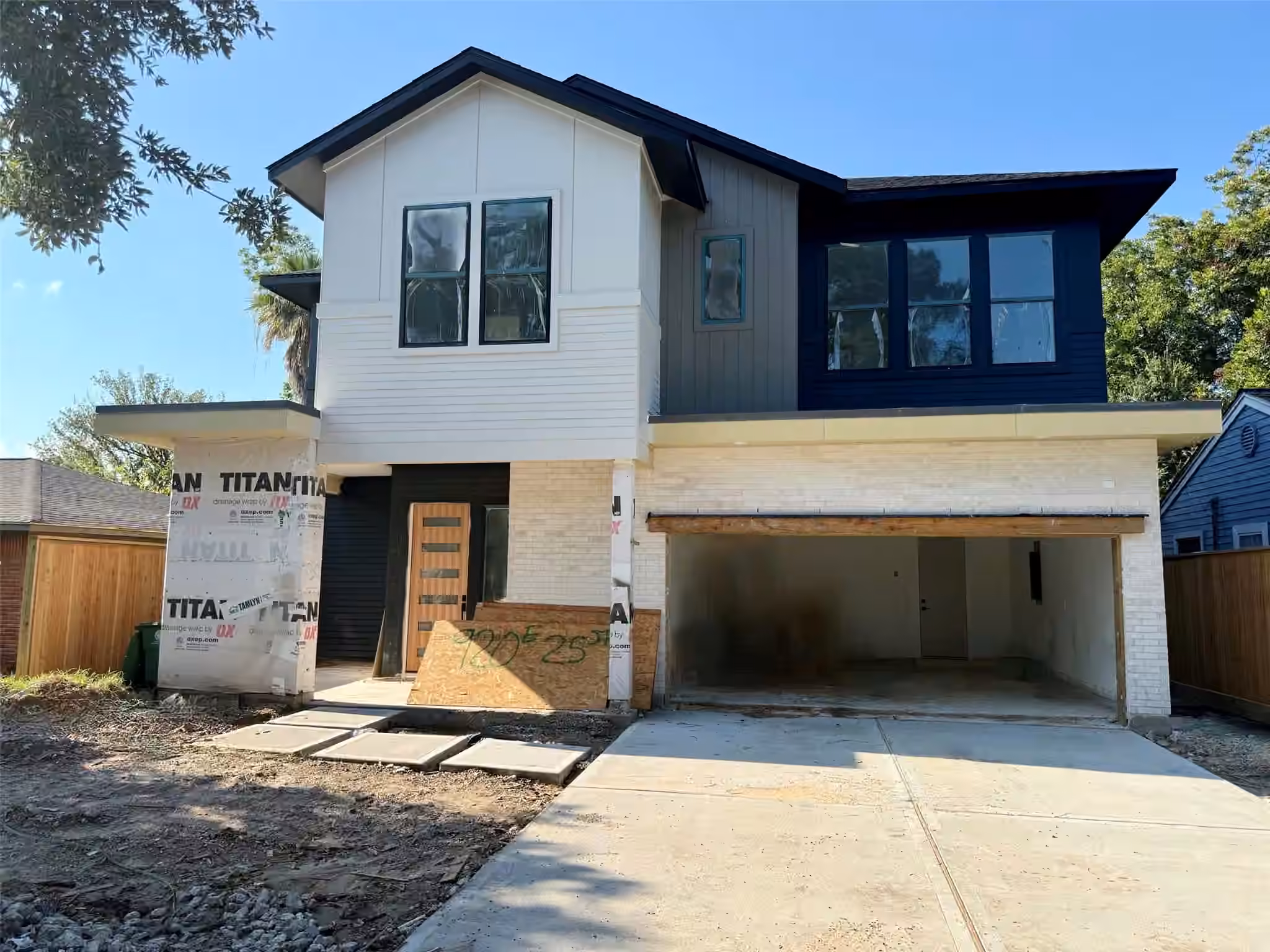 Photo 3 of 920 E 25TH Street, Houston, TX
