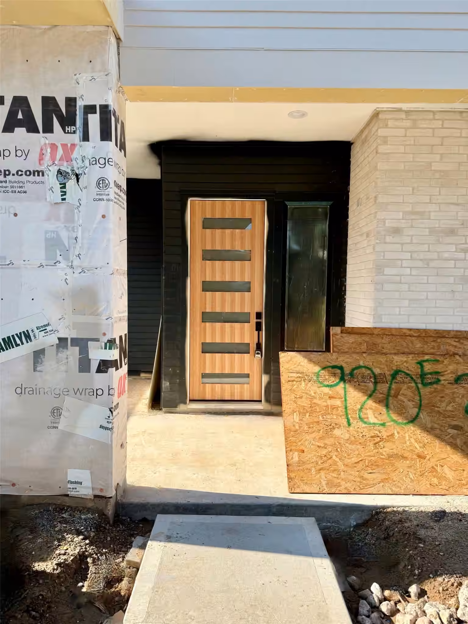 Photo 4 of 920 E 25TH Street, Houston, TX