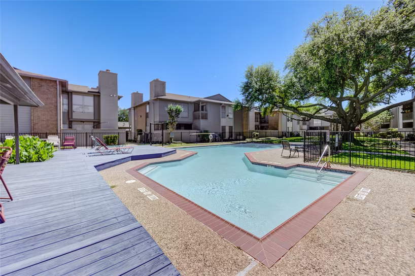 Photo 3 of 260 El Dorado Boulevard 307, Houston, TX