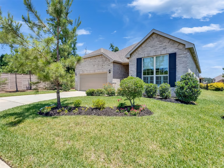 Photo 5 of 223 Spotted Saddle Court, The Woodlands, TX