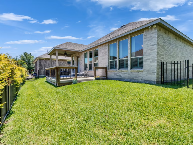 Photo 7 of 223 Spotted Saddle Court, The Woodlands, TX