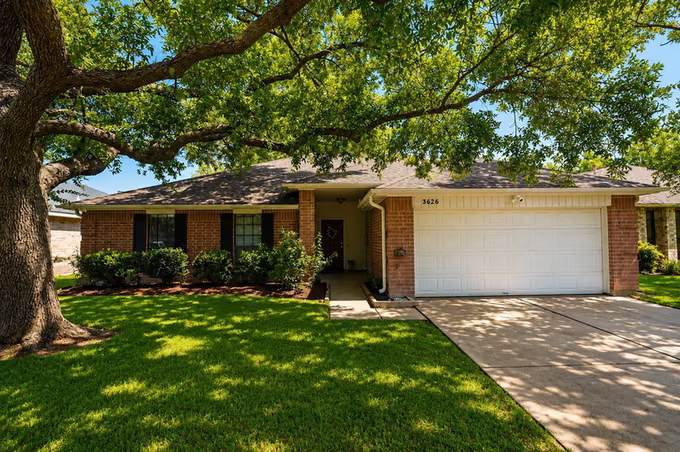 Photo 2 of 13626 Wheatbridge Drive, Houston, TX