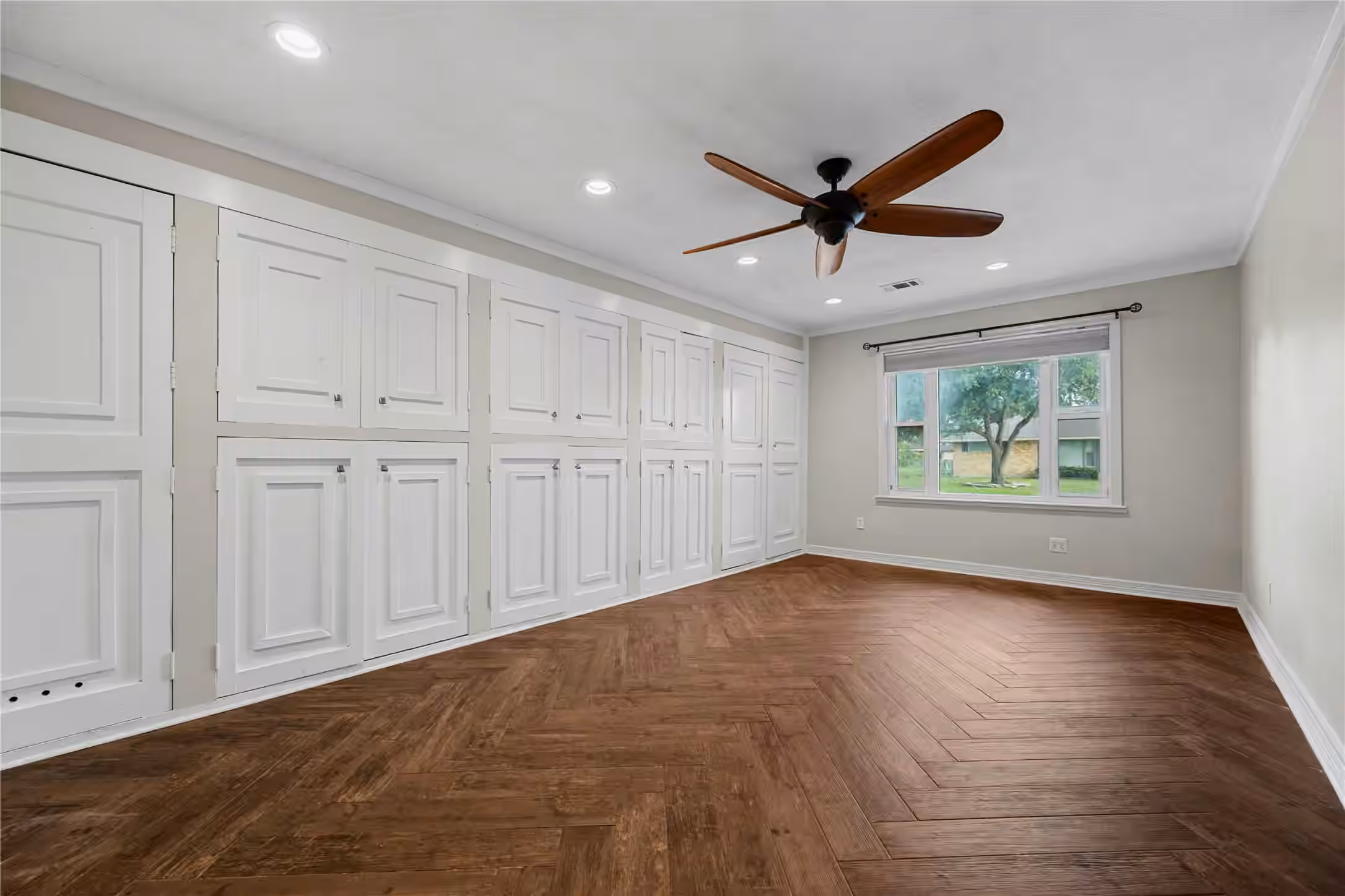 Photo 4 of 2210 Nina Lee Lane, Houston, TX