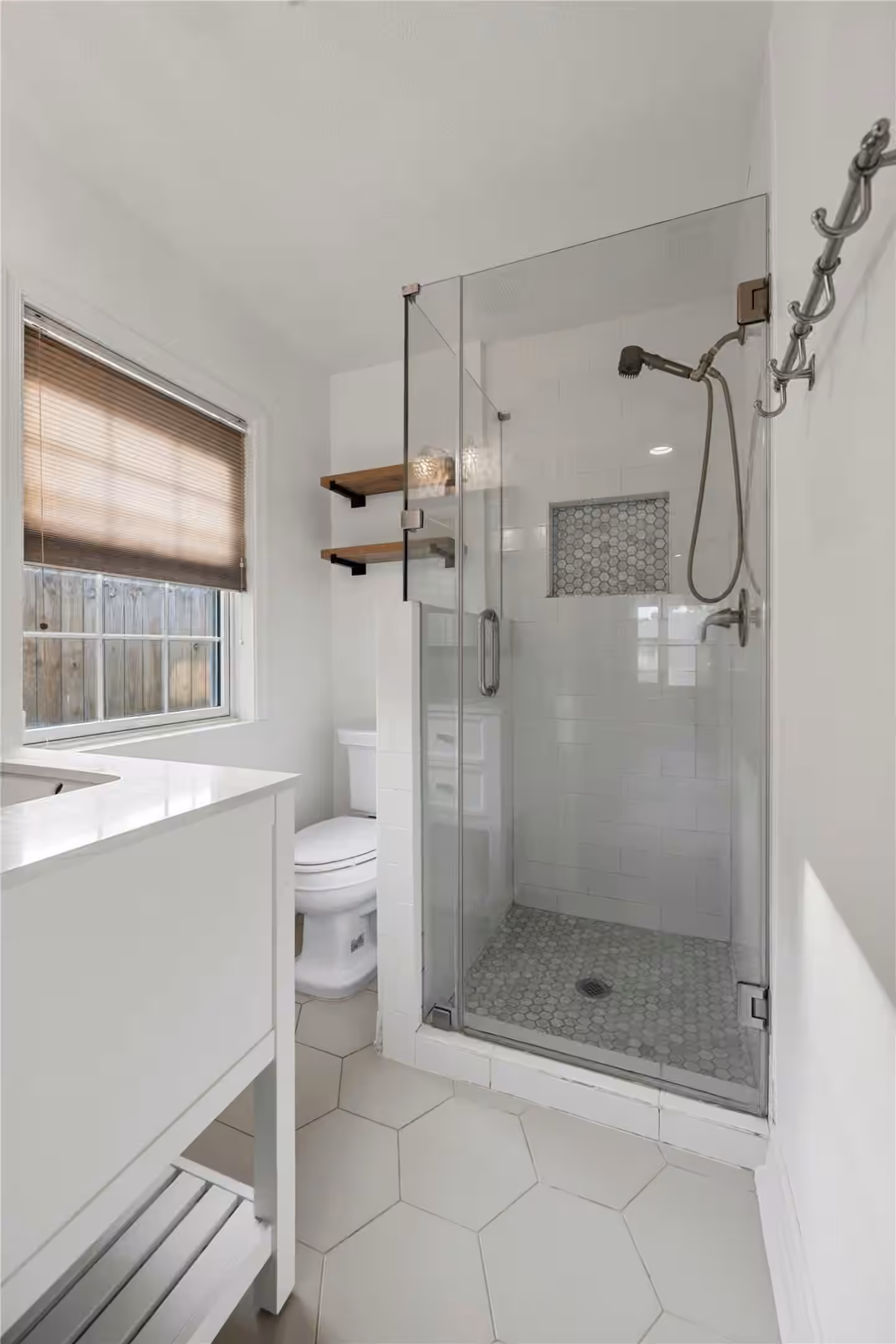 Photo 6 of 2210 Nina Lee Lane, Houston, TX