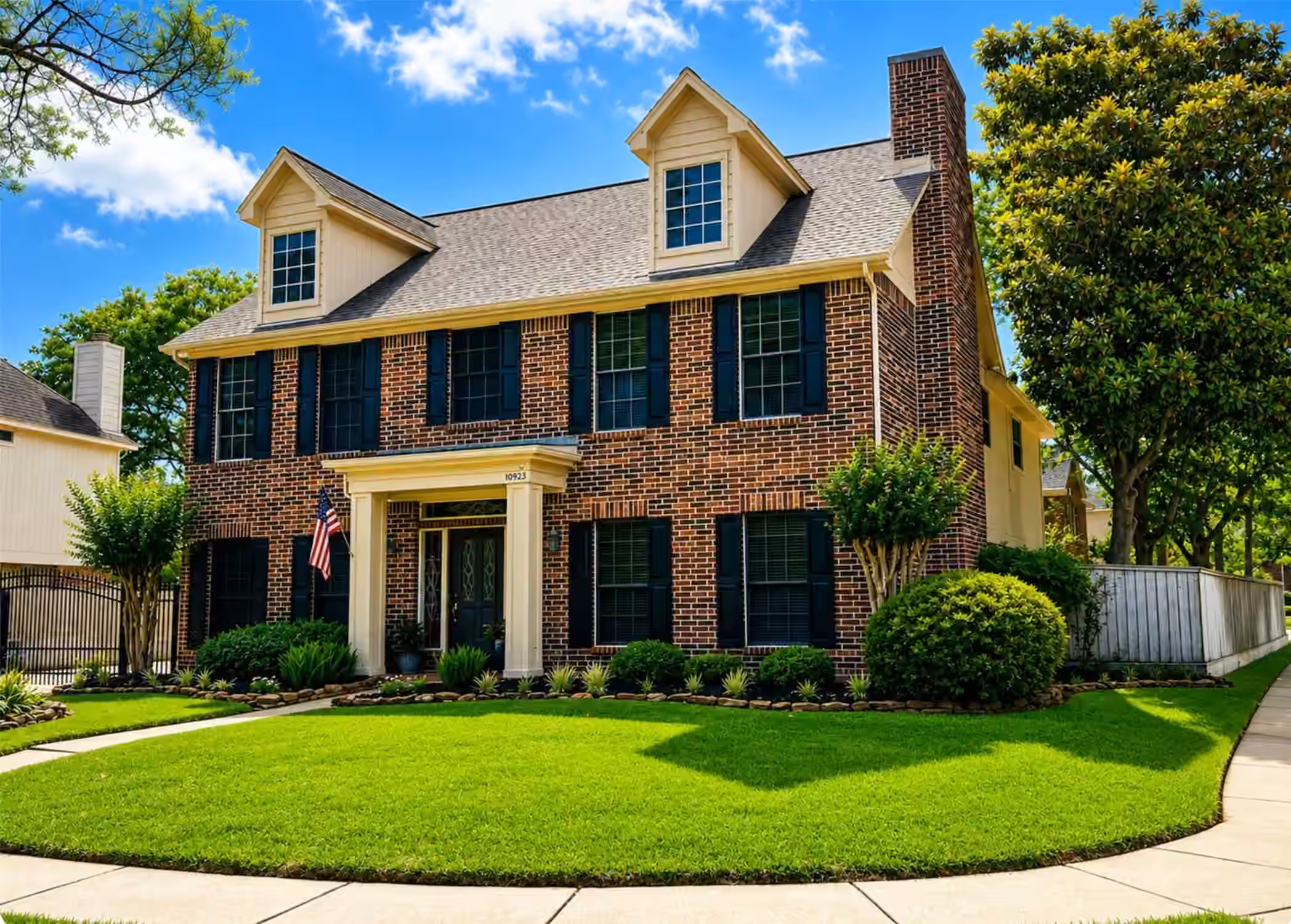 Photo 2 of 10923 Hickory Tree Court, Houston, TX