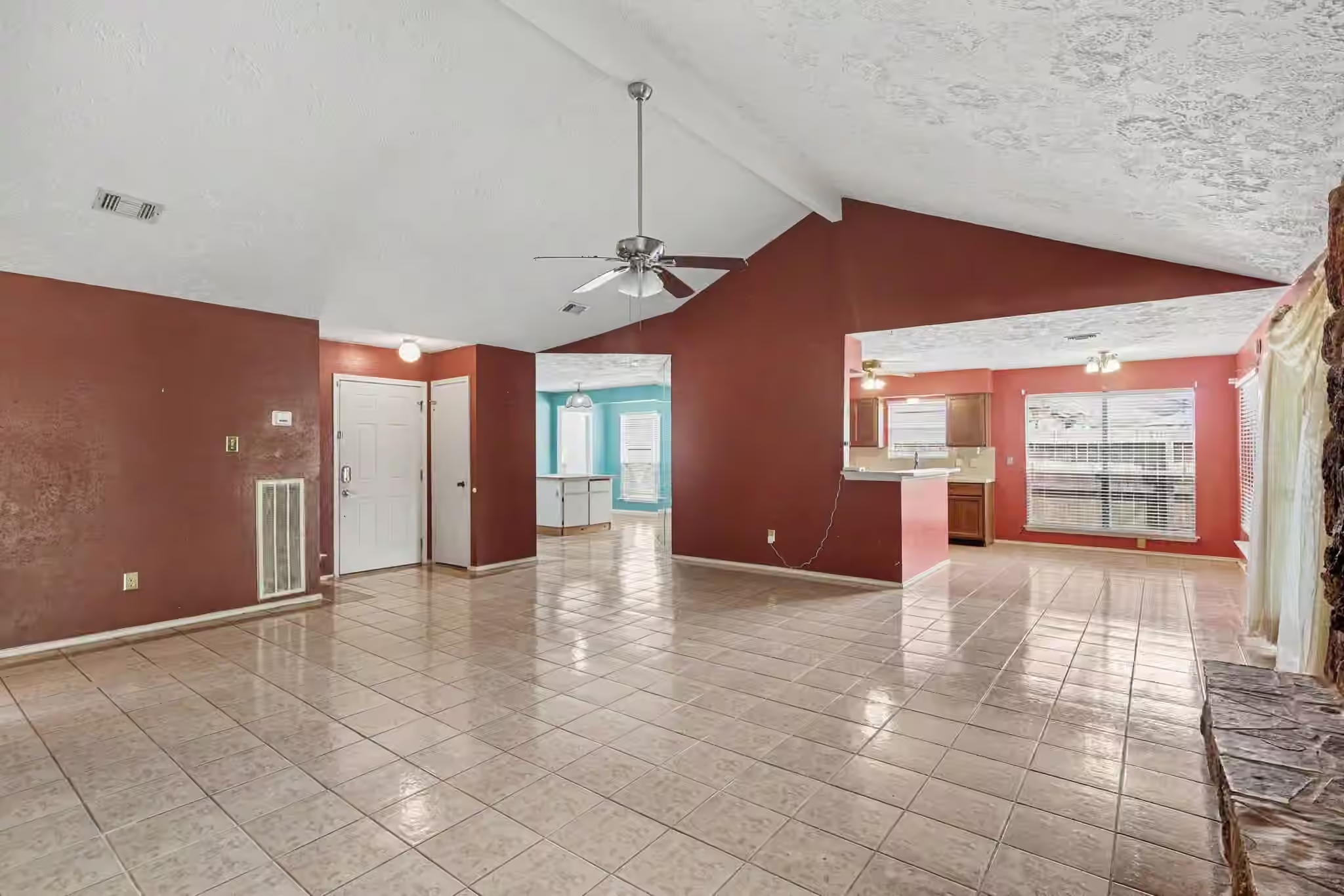 Photo 5 of 22122 Meadowhill Drive, Spring, TX