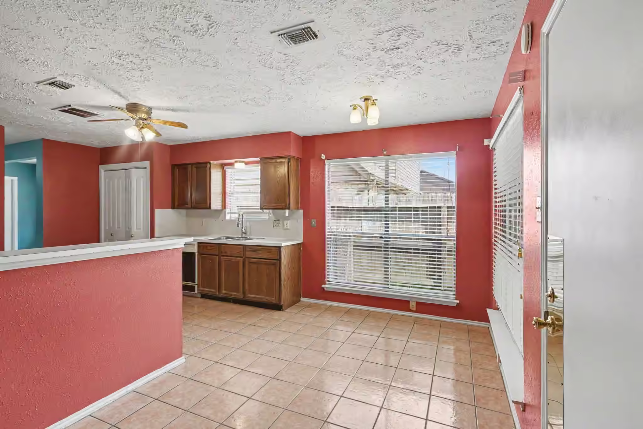 Photo 6 of 22122 Meadowhill Drive, Spring, TX