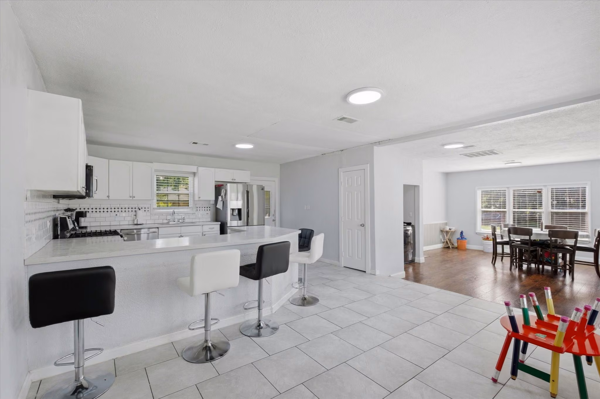Photo 6 of 311 Burnett Drive, Baytown, TX