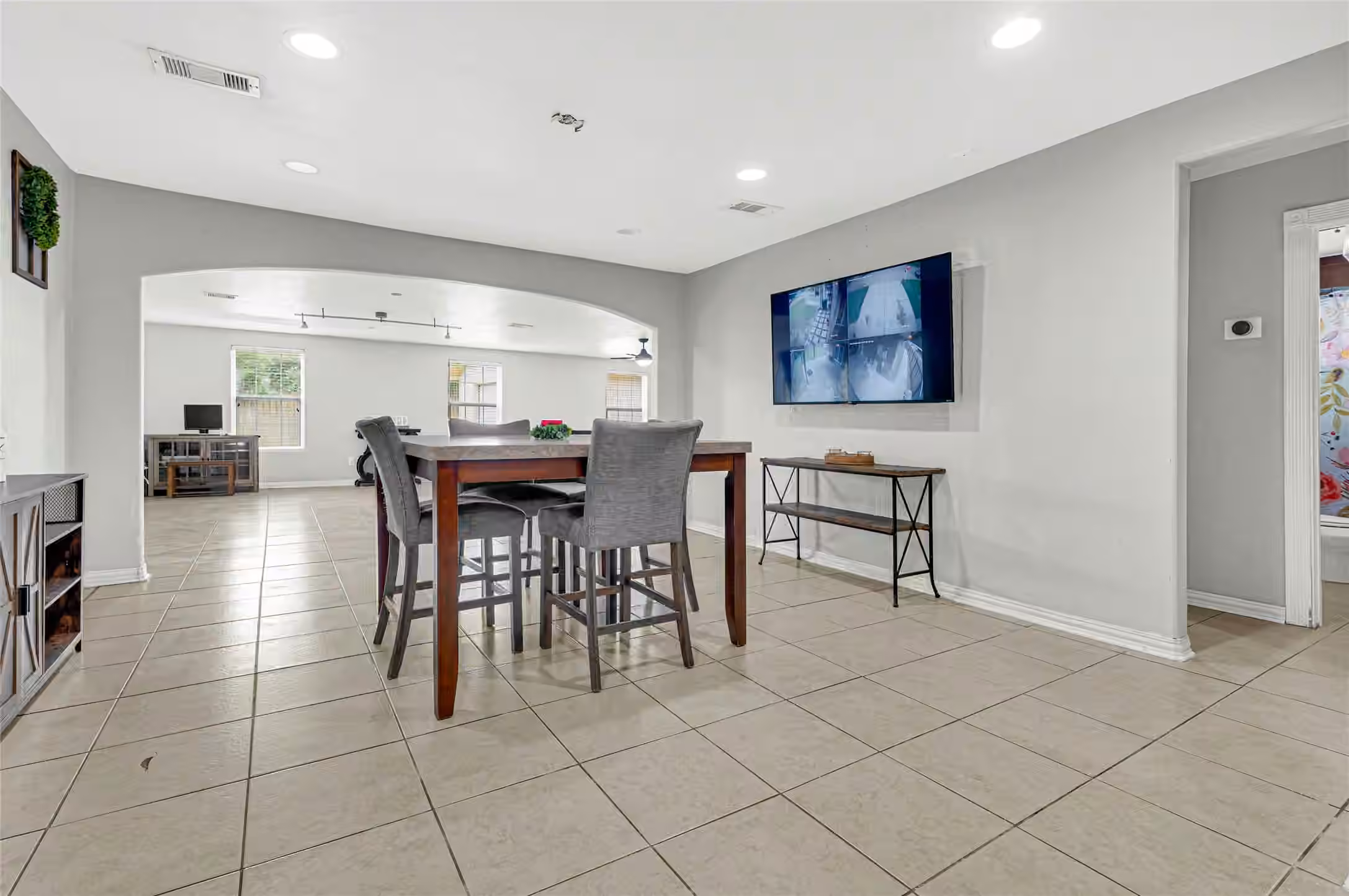 Photo 6 of 10010 Valley Park Drive, Houston, TX