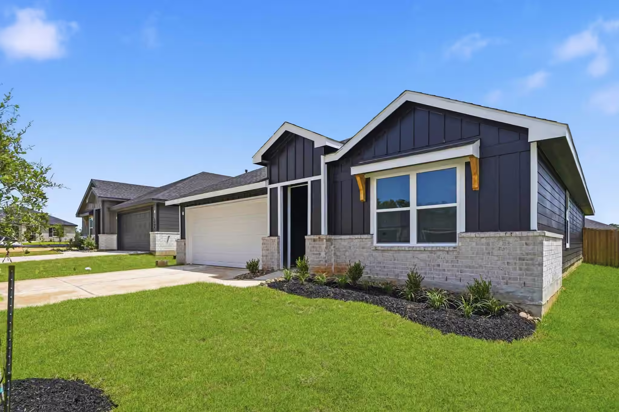 Photo 2 of 15811 Narrow Leaf Lane, Montgomery, TX