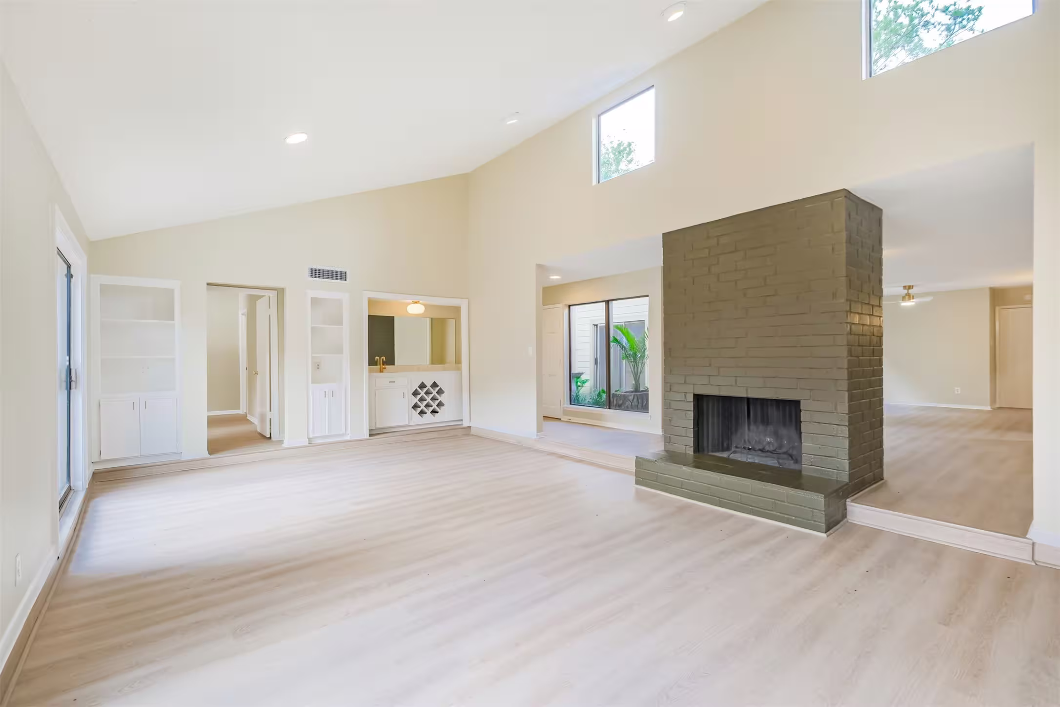 Photo 4 of 10727 Villa Lea Lane, Houston, TX