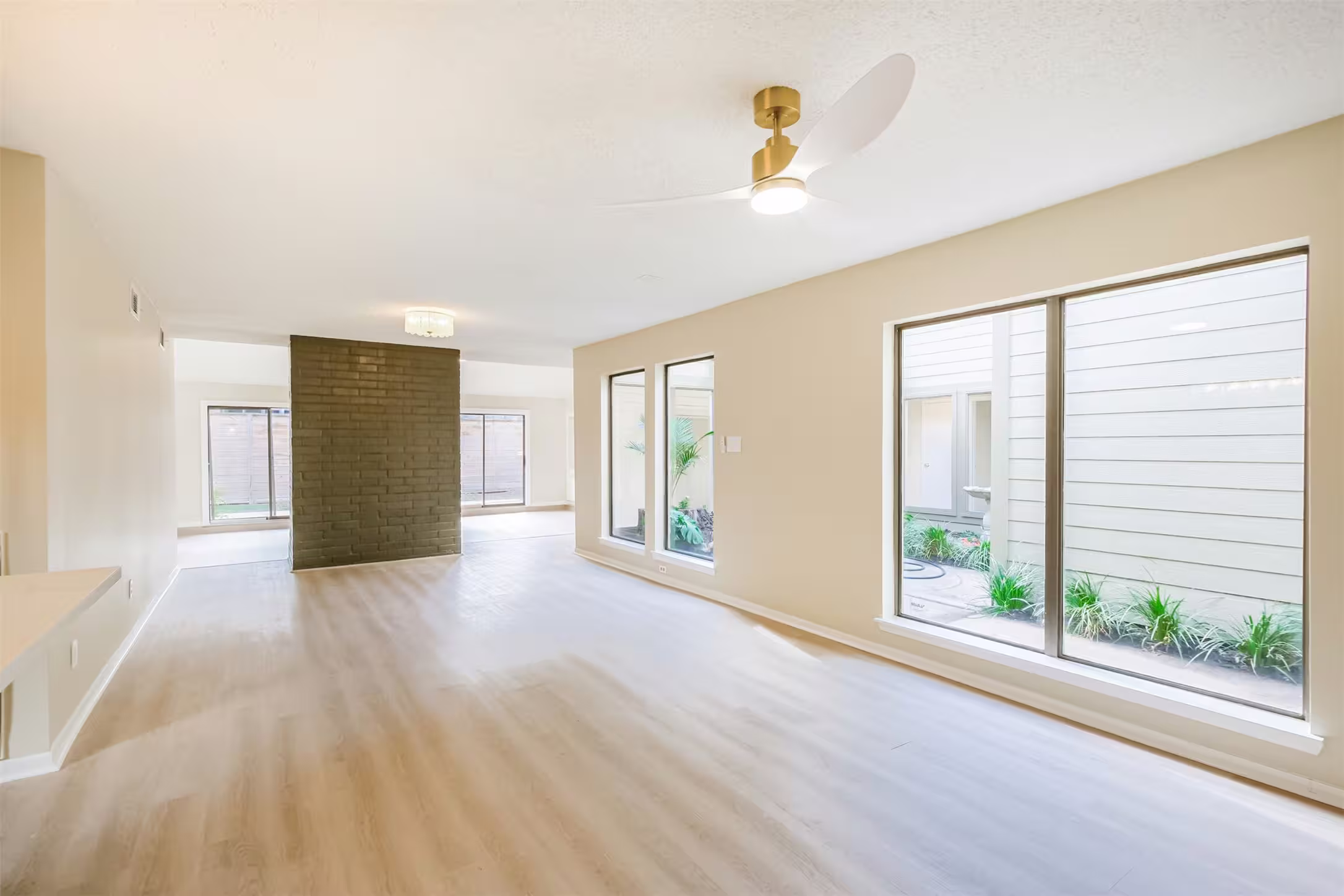 Photo 5 of 10727 Villa Lea Lane, Houston, TX