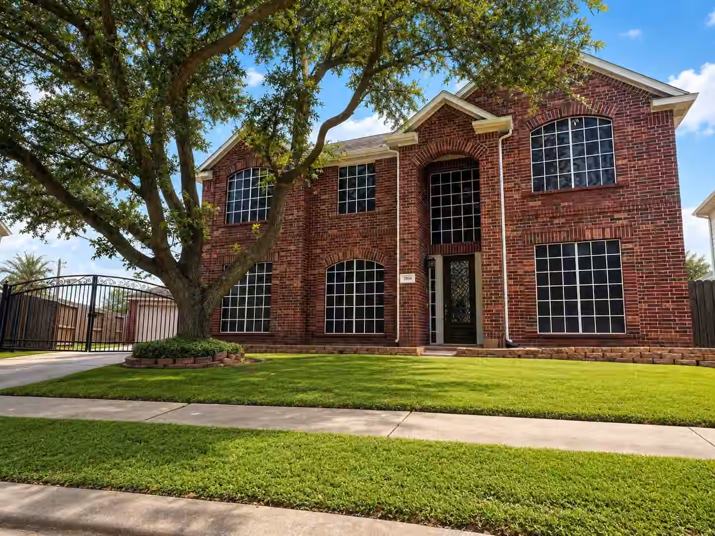 Photo of 1006 Mettler Ct, Richmond, TX 77469