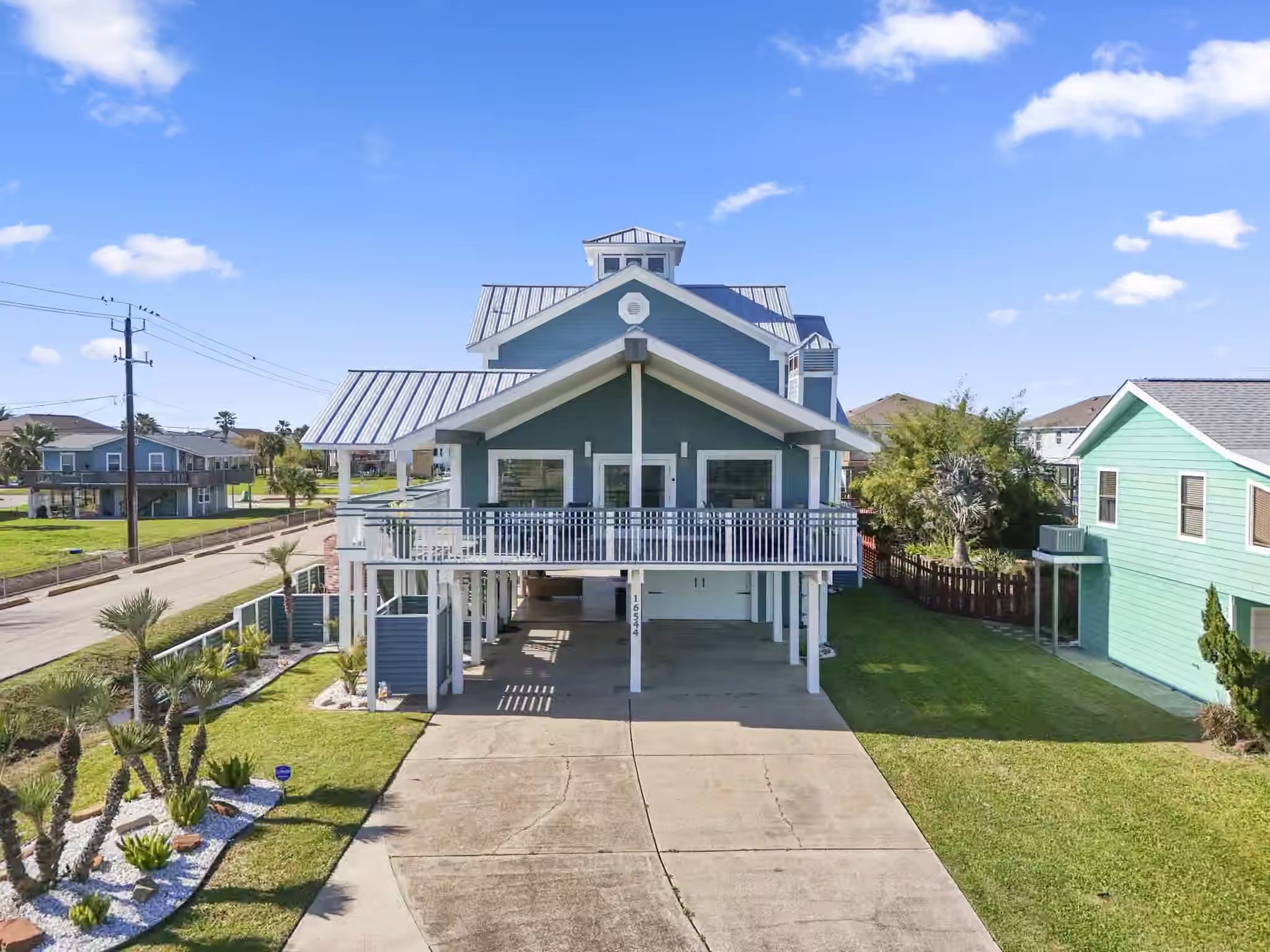 Photo 3 of 16544 John Silver Road, Jamaica Beach, TX