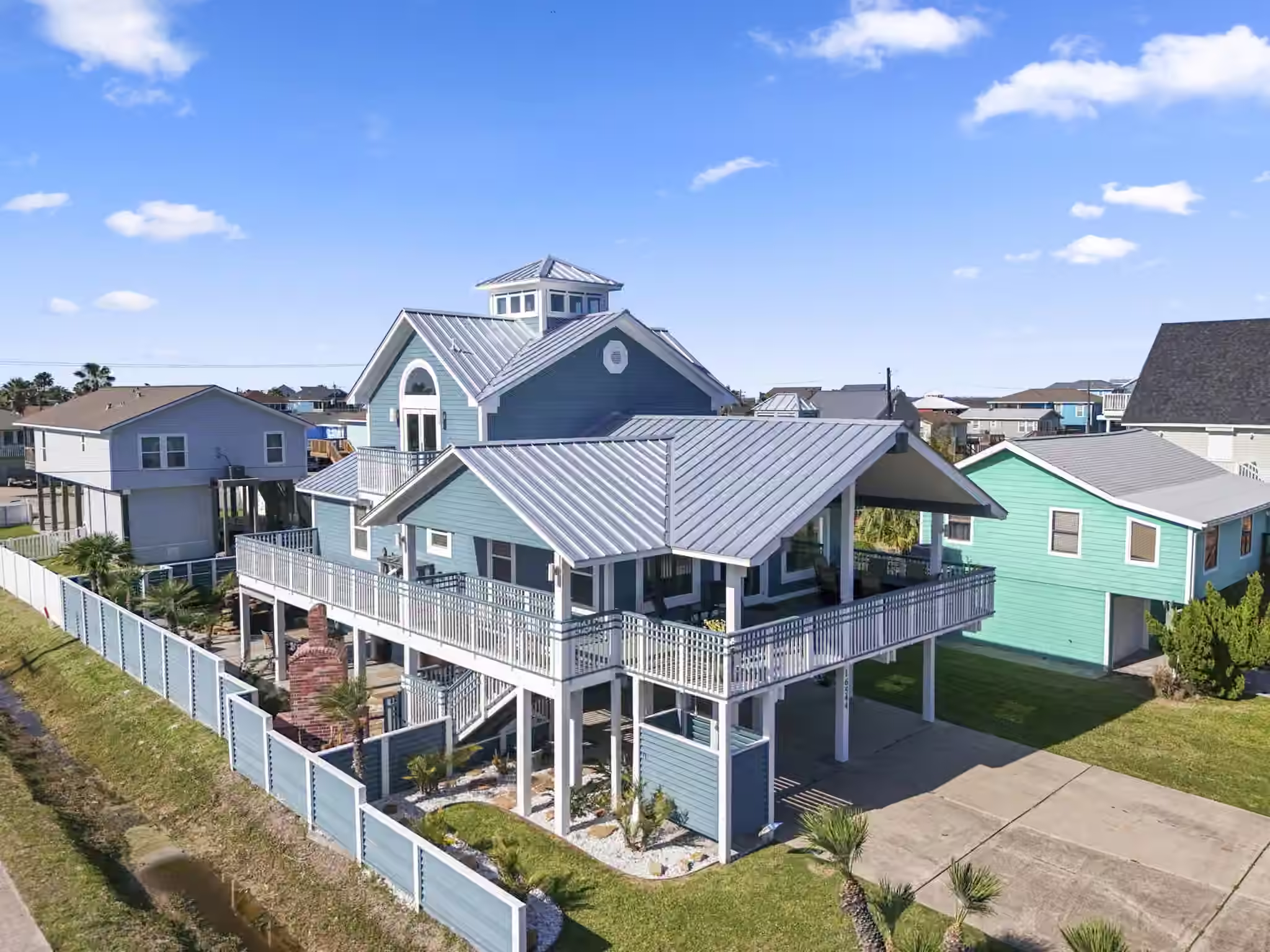 Photo 4 of 16544 John Silver Road, Jamaica Beach, TX