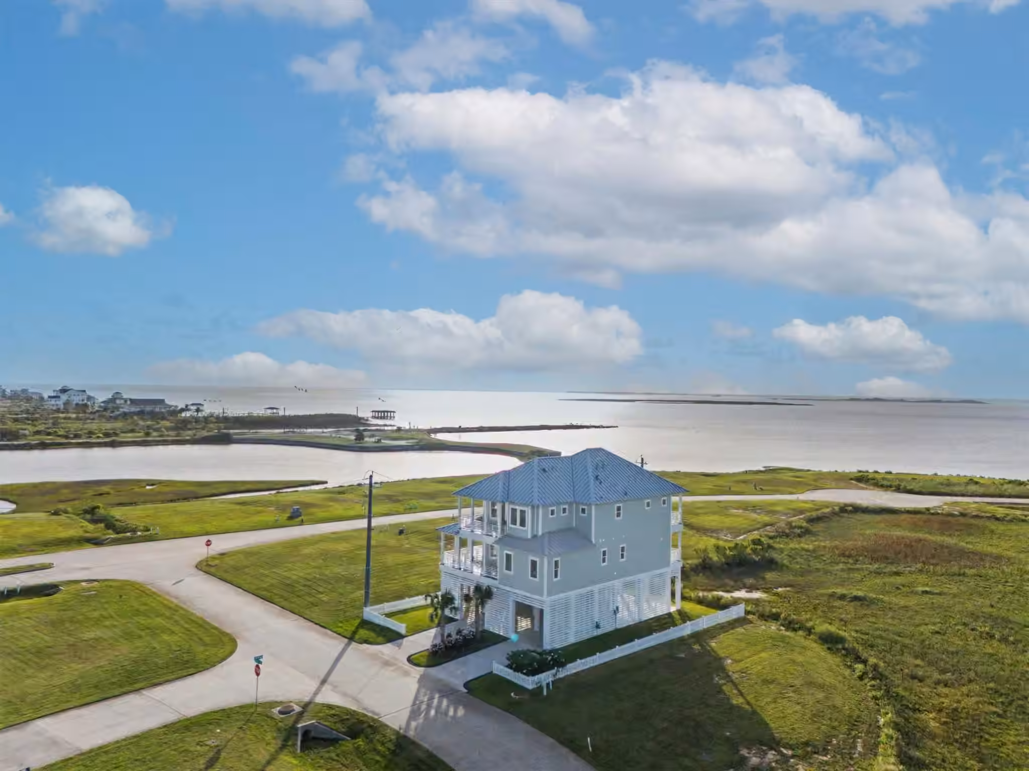 Photo 4 of 1611 Brown Pelican Bend, Galveston, TX