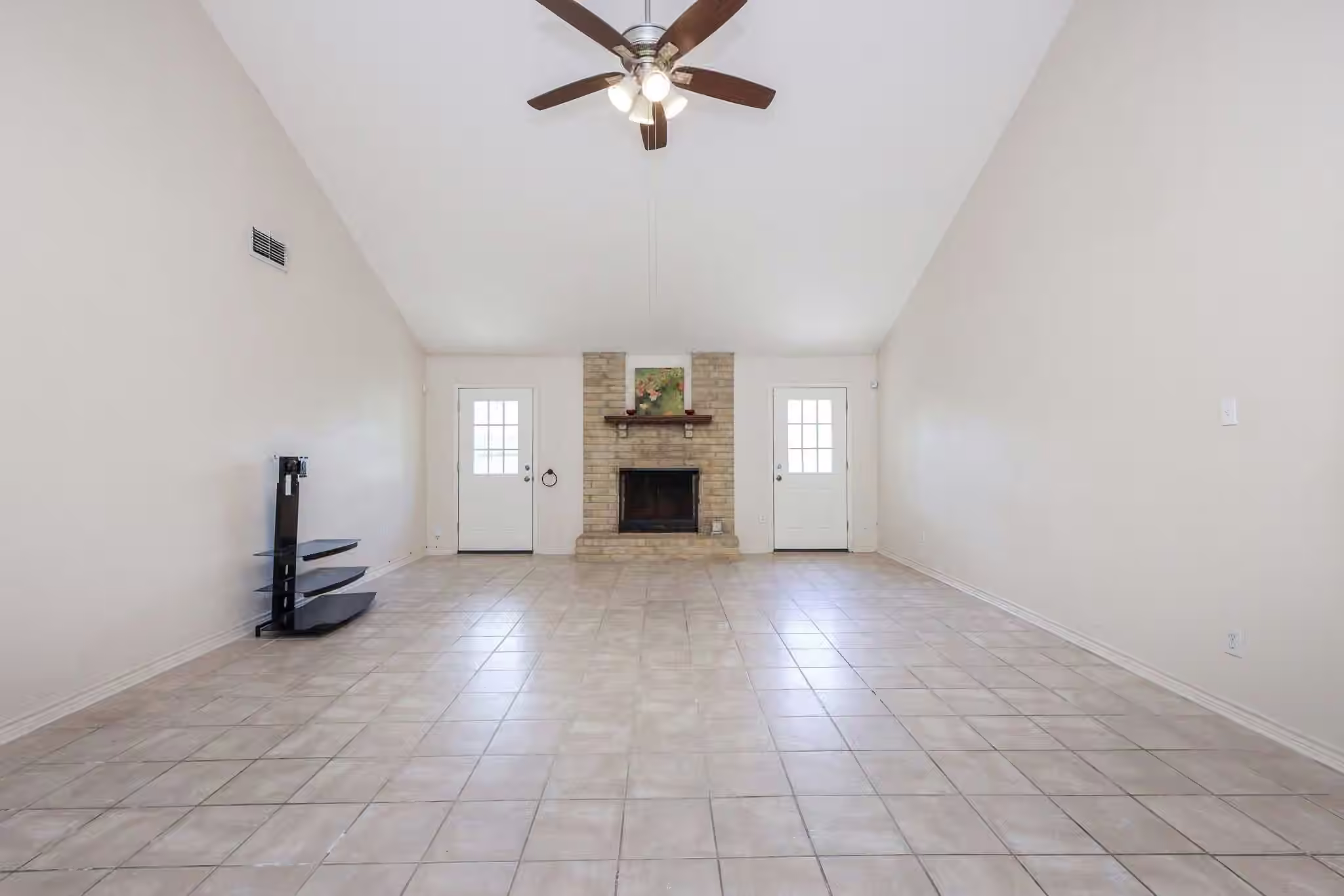 Photo 3 of 7423 Towerview Lane, Houston, TX