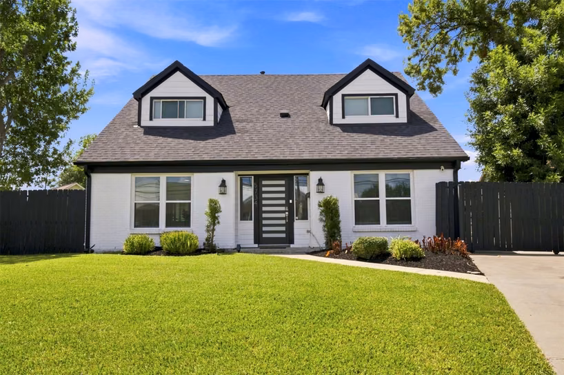 Photo 2 of 5734 Cullen Boulevard, Houston, TX