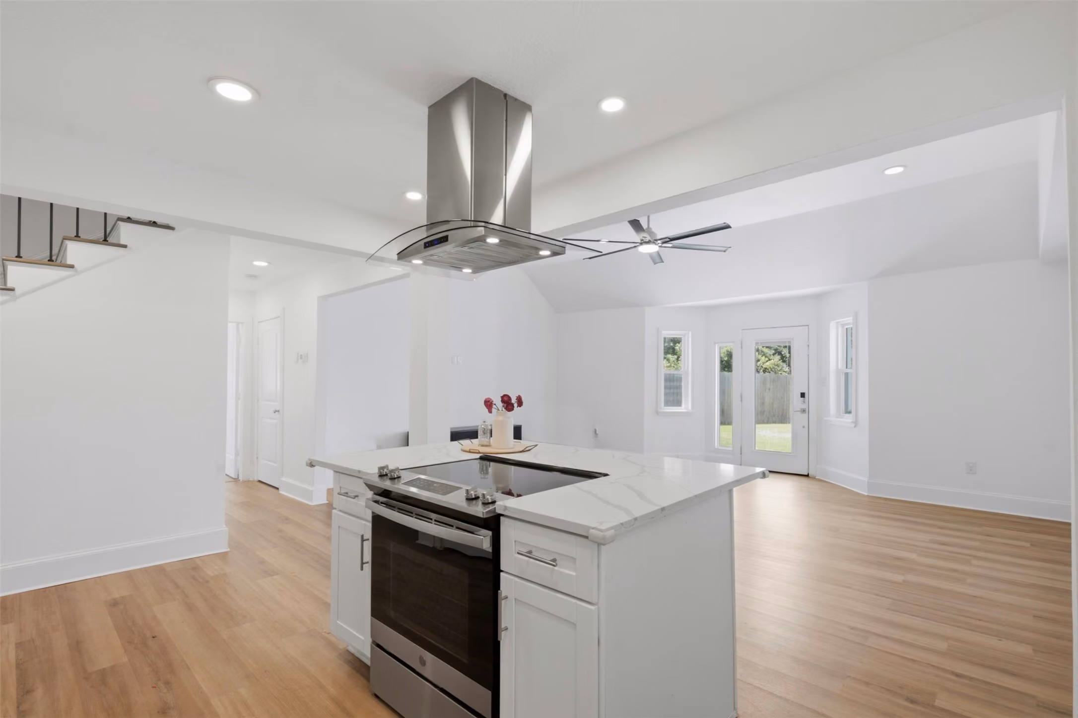 Photo 6 of 5734 Cullen Boulevard, Houston, TX