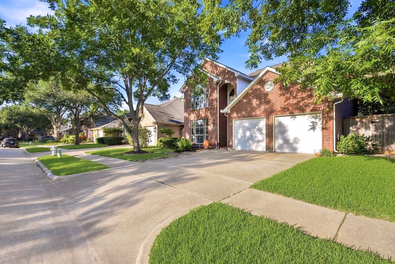 Photo 5 of 4307 Lakeshore Forest Drive, Missouri City, TX