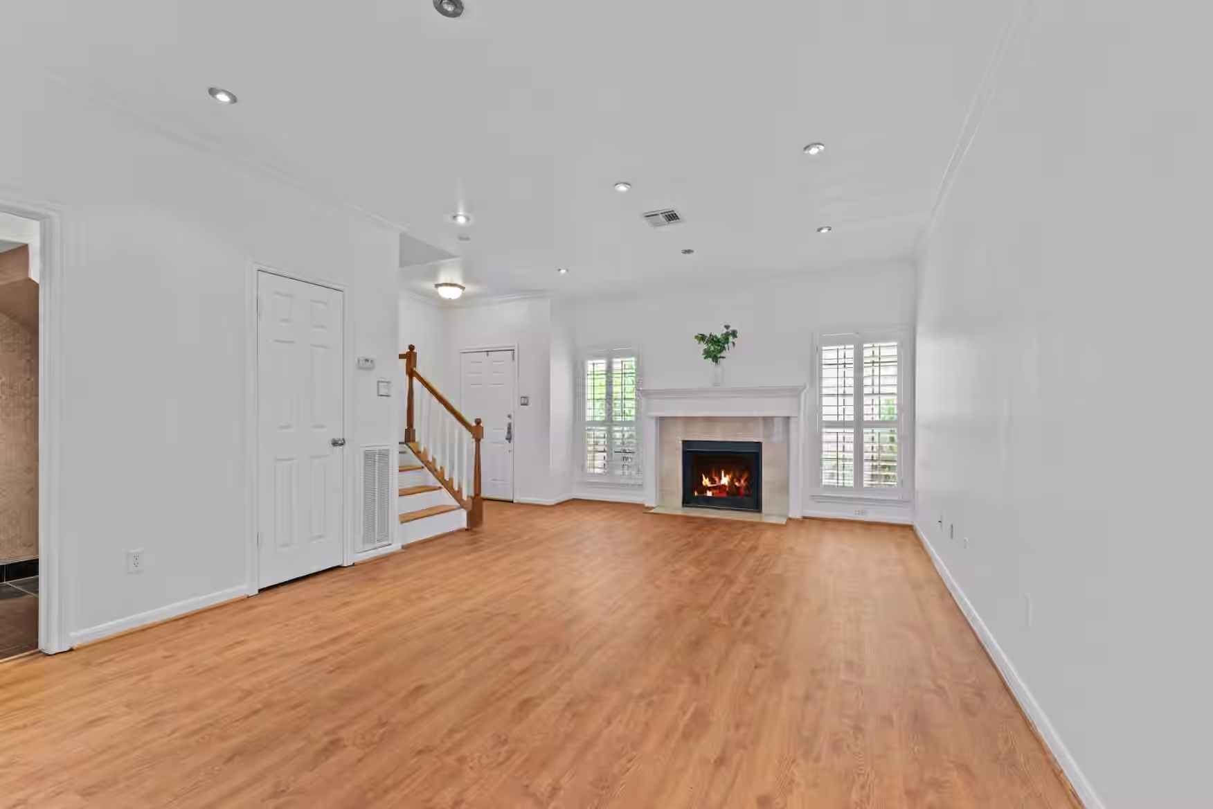 Photo 4 of 3300 Bellefontaine Street 42, Houston, TX