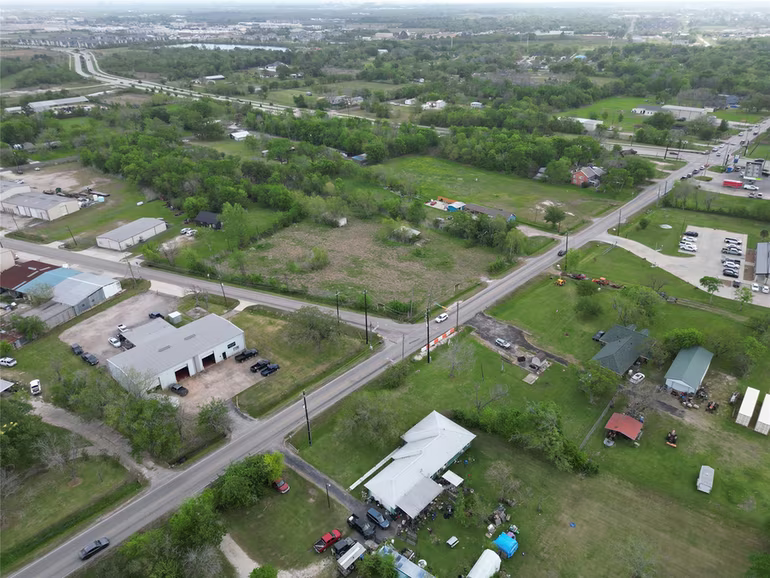 Photo 5 of 2319 W Cedar Bayou Lynchburg Road, Baytown, TX