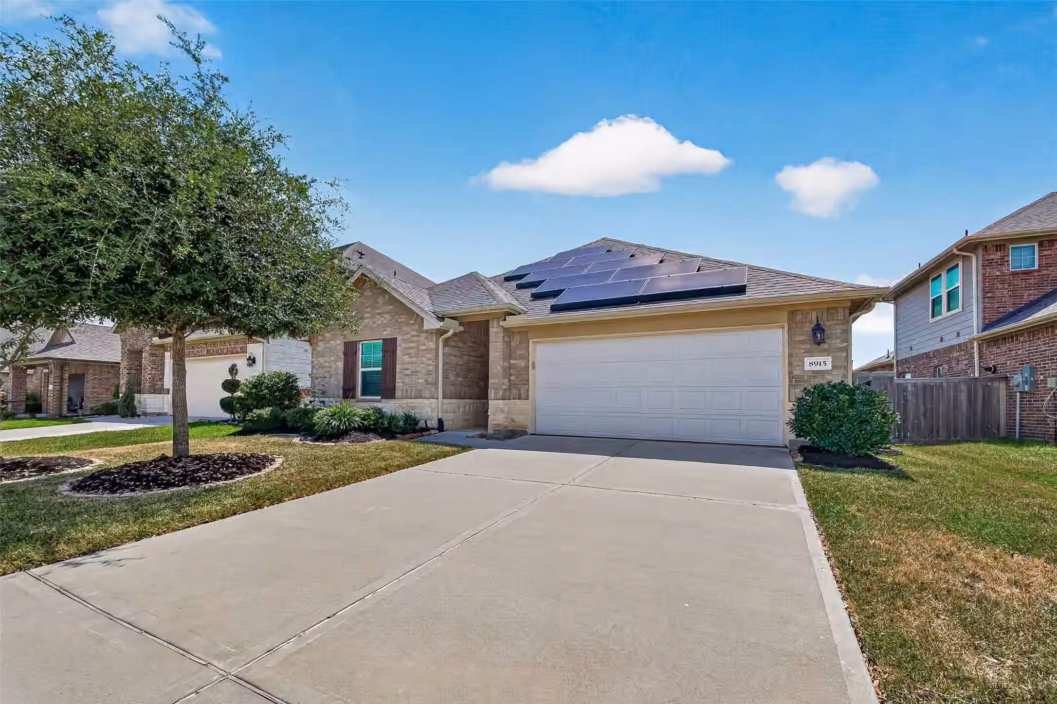 Photo 2 of 8915 Orchid Valley Way, Cypress, TX