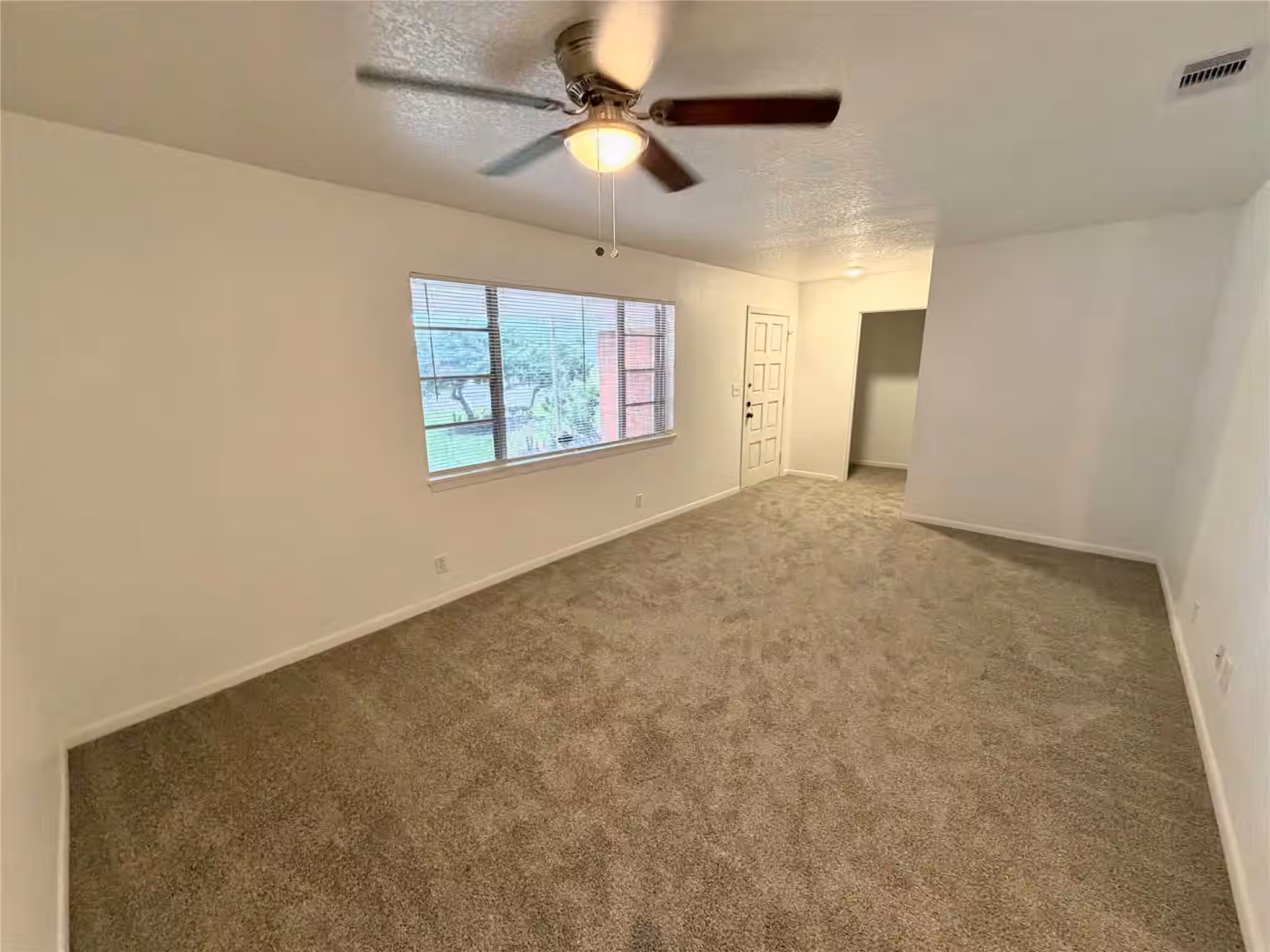 Photo 3 of 316 Angle Street, Angleton, TX