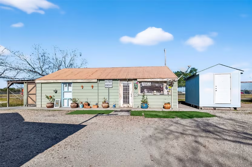 Photo 5 of 2900 W Highway 6, Alvin, TX