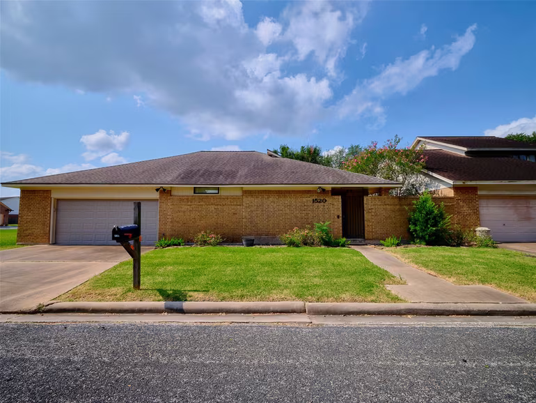 Photo 2 of 1520 Crestmont Street, Wharton, TX