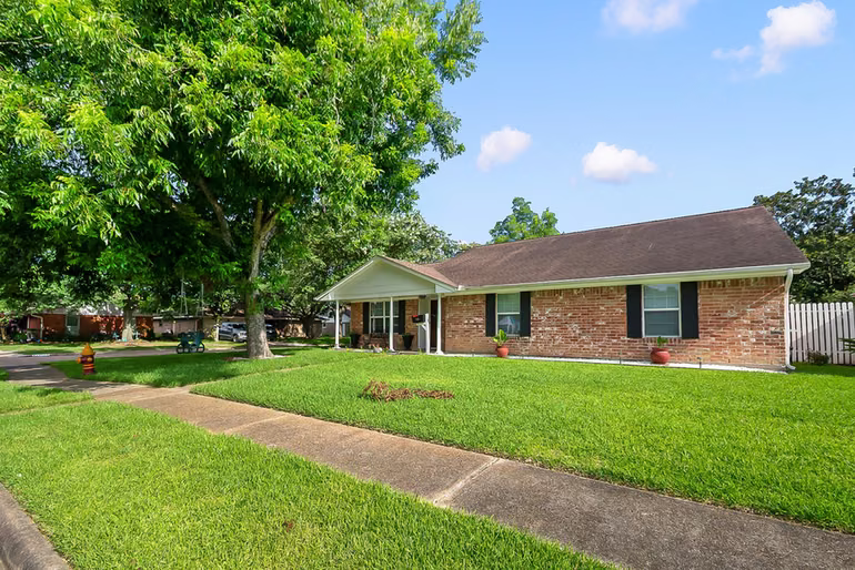 Photo 5 of 1126 Jeffrey Street, Deer Park, TX