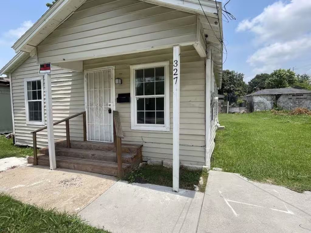 Photo of 327 De Haven Street, Houston, TX 77029