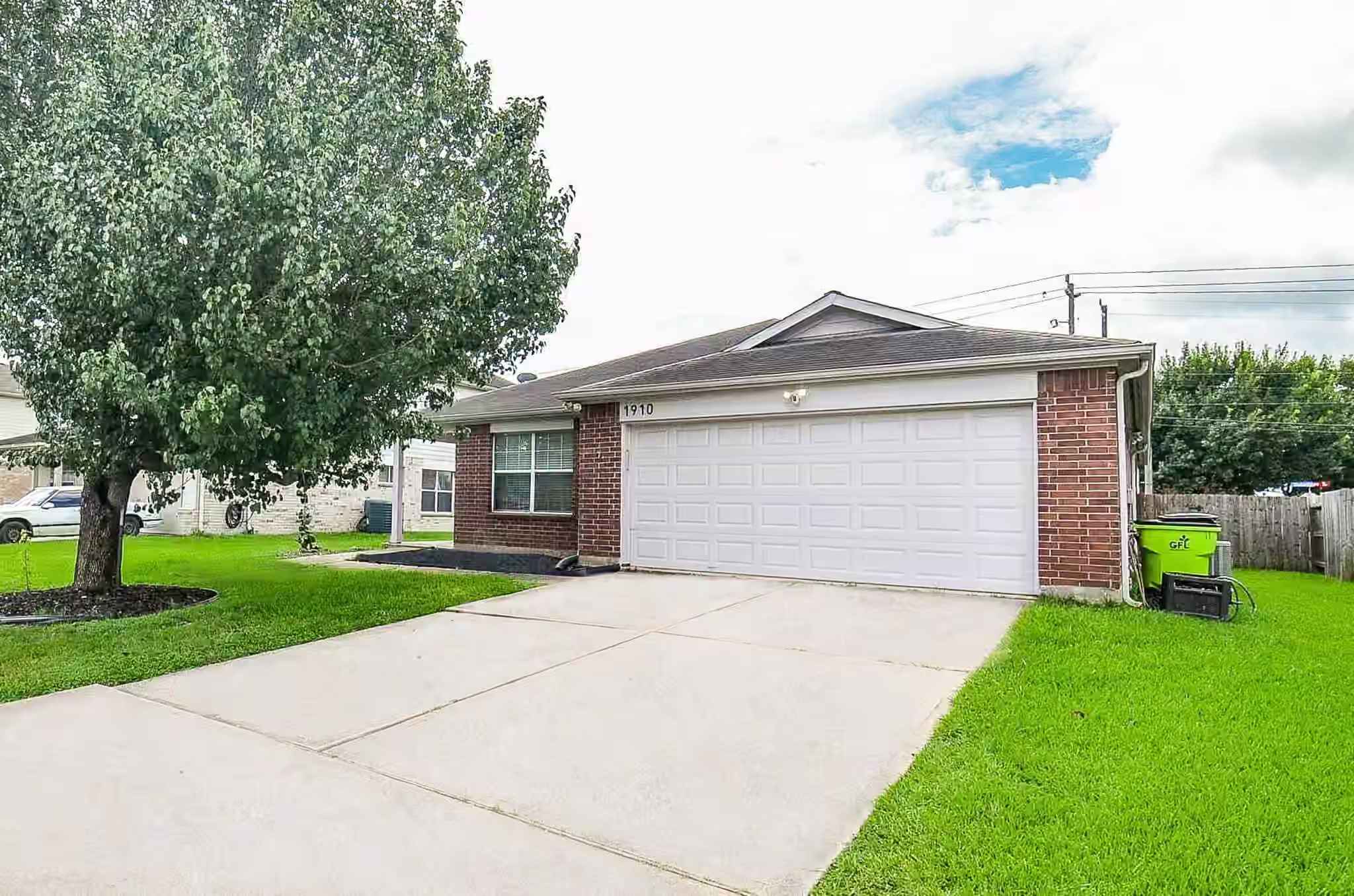Photo 3 of 1910 Poco Drive, Missouri City, TX
