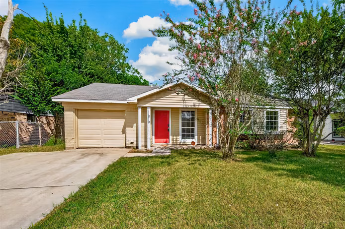 Photo of 11819 Leitrim Way, Houston, TX
