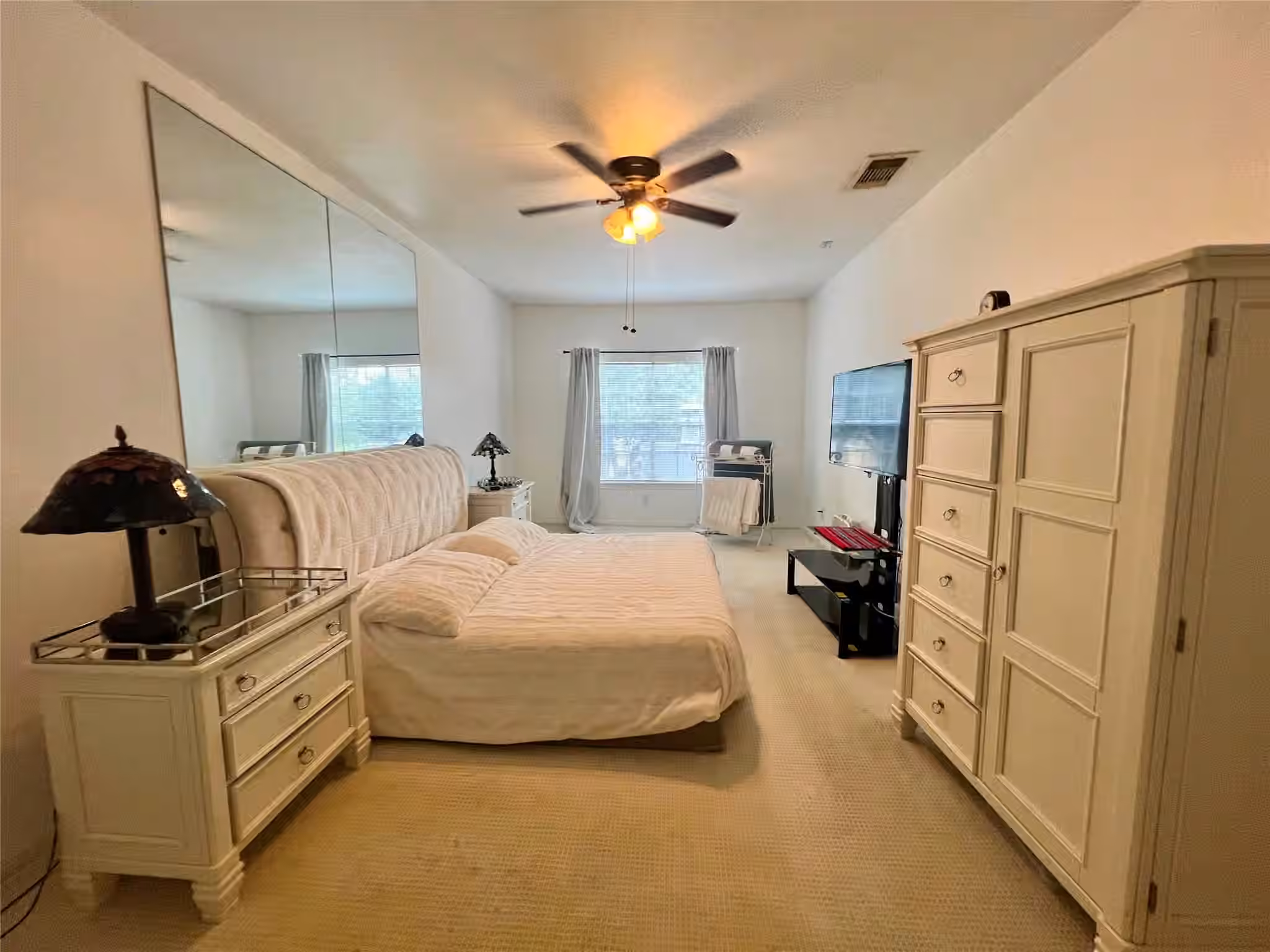 Photo 4 of 7254 Regency Square Court 7254, Houston, TX
