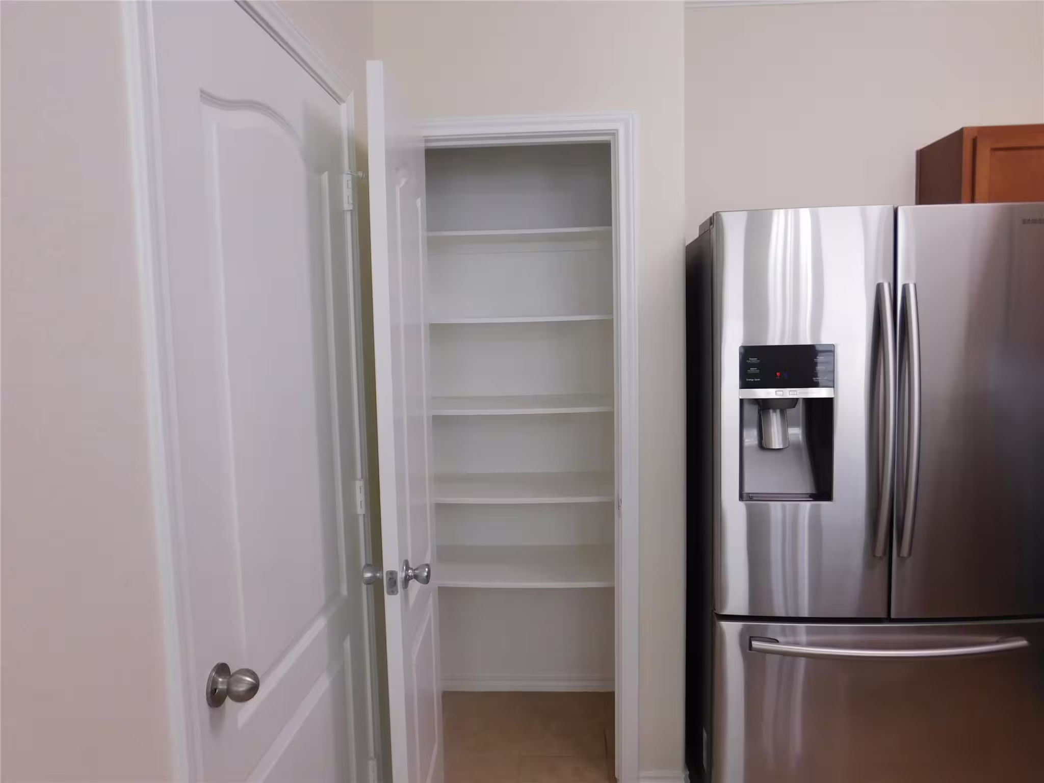 Photo 5 of 14422 Brunswick Place Drive, Houston, TX