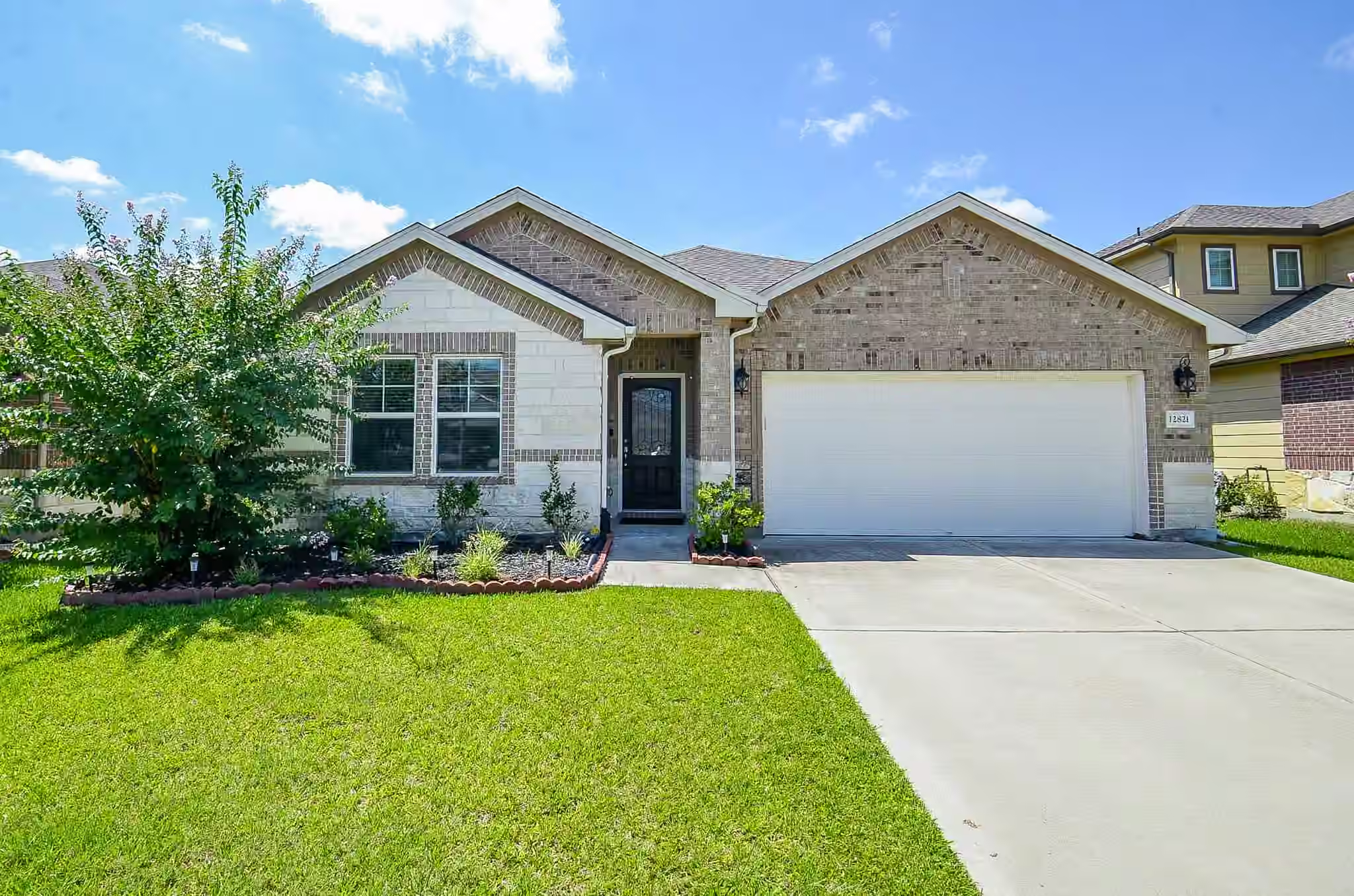 Photo 4 of 12821 S Winding Pines Drive, Tomball, TX