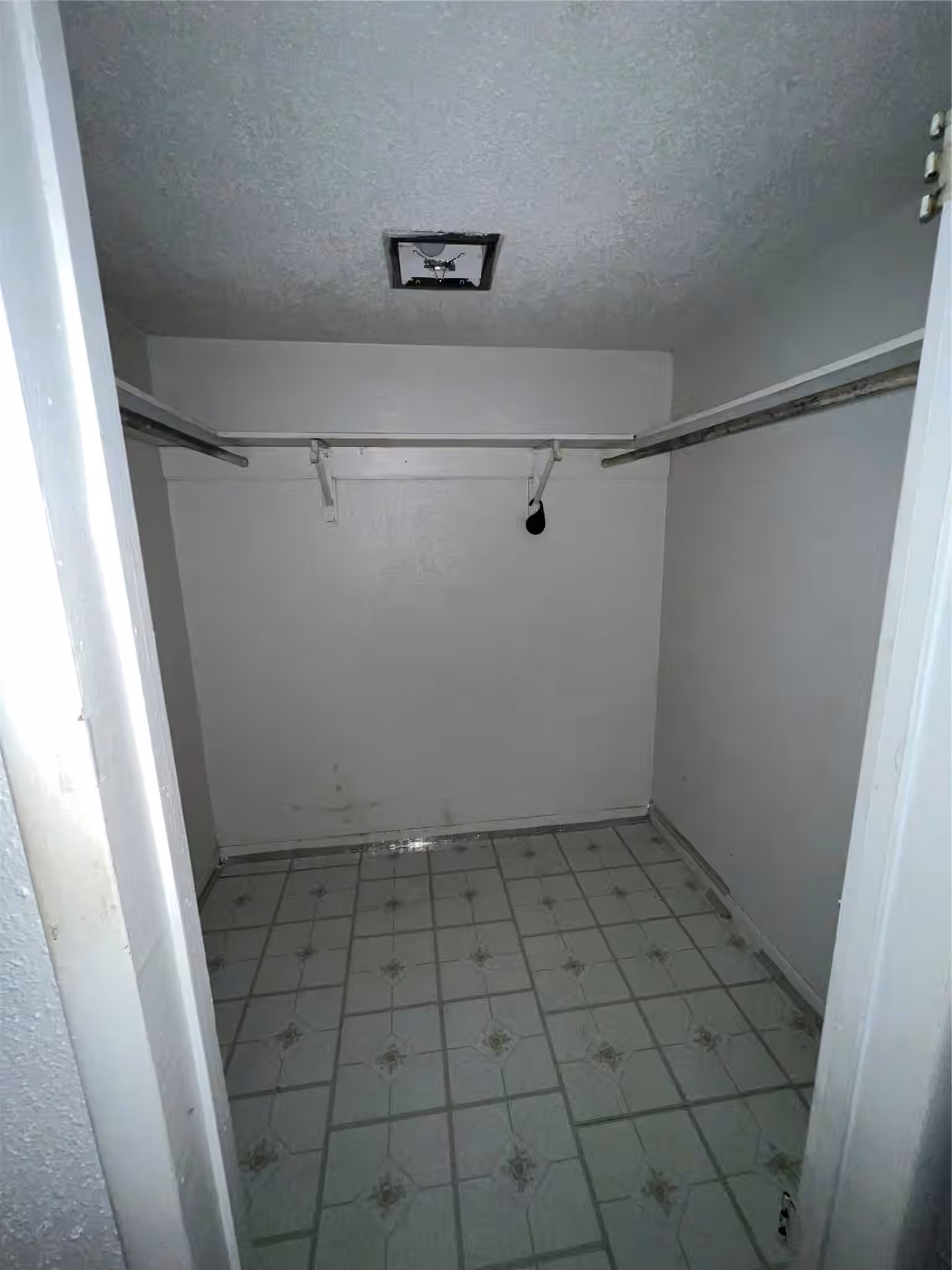 Photo 6 of 5109 AVE Q 1/2, Galveston, TX