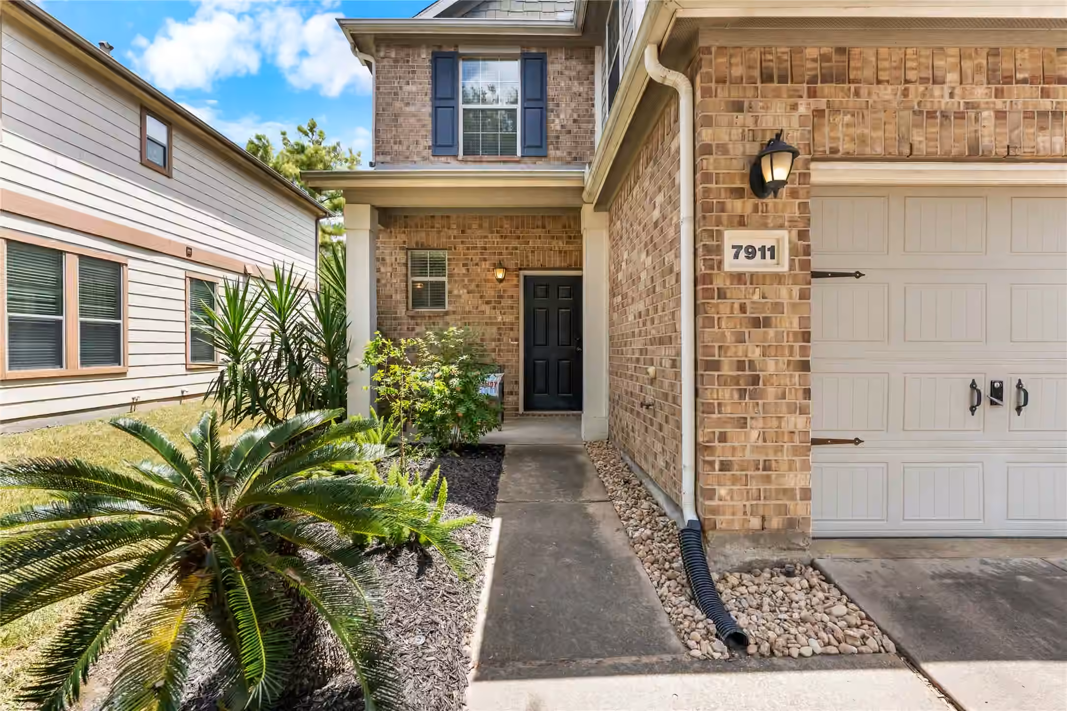 Photo 2 of 7911 Barnes Ridge Lane, Houston, TX