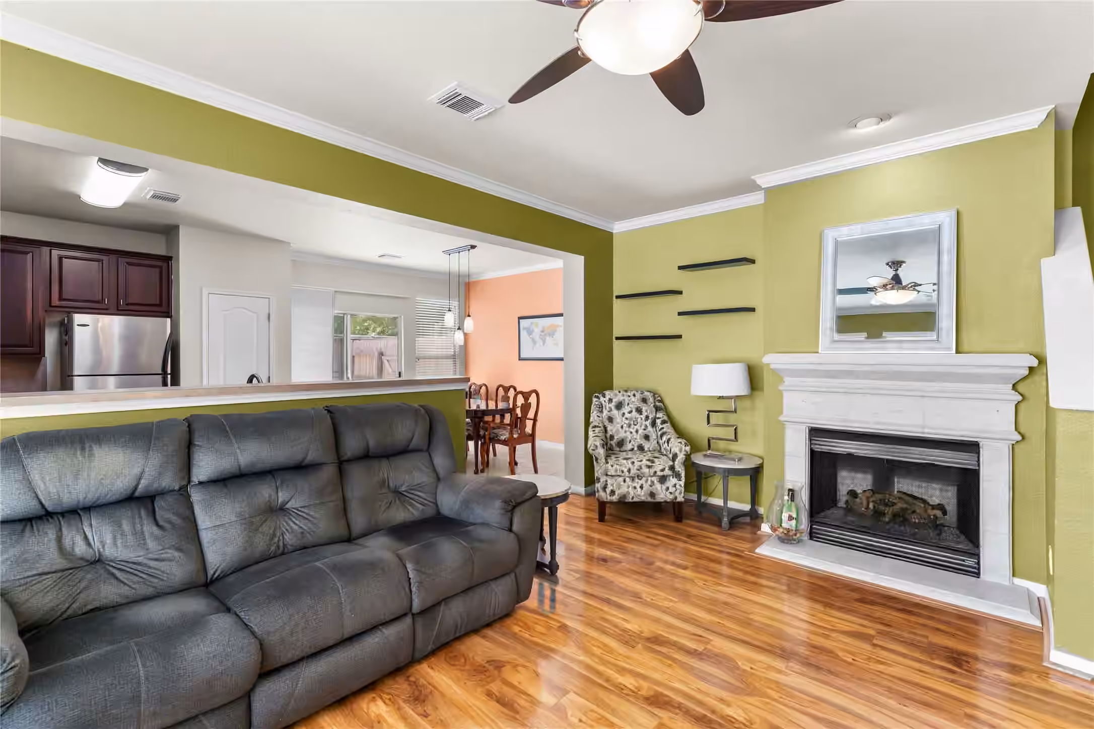 Photo 3 of 7911 Barnes Ridge Lane, Houston, TX