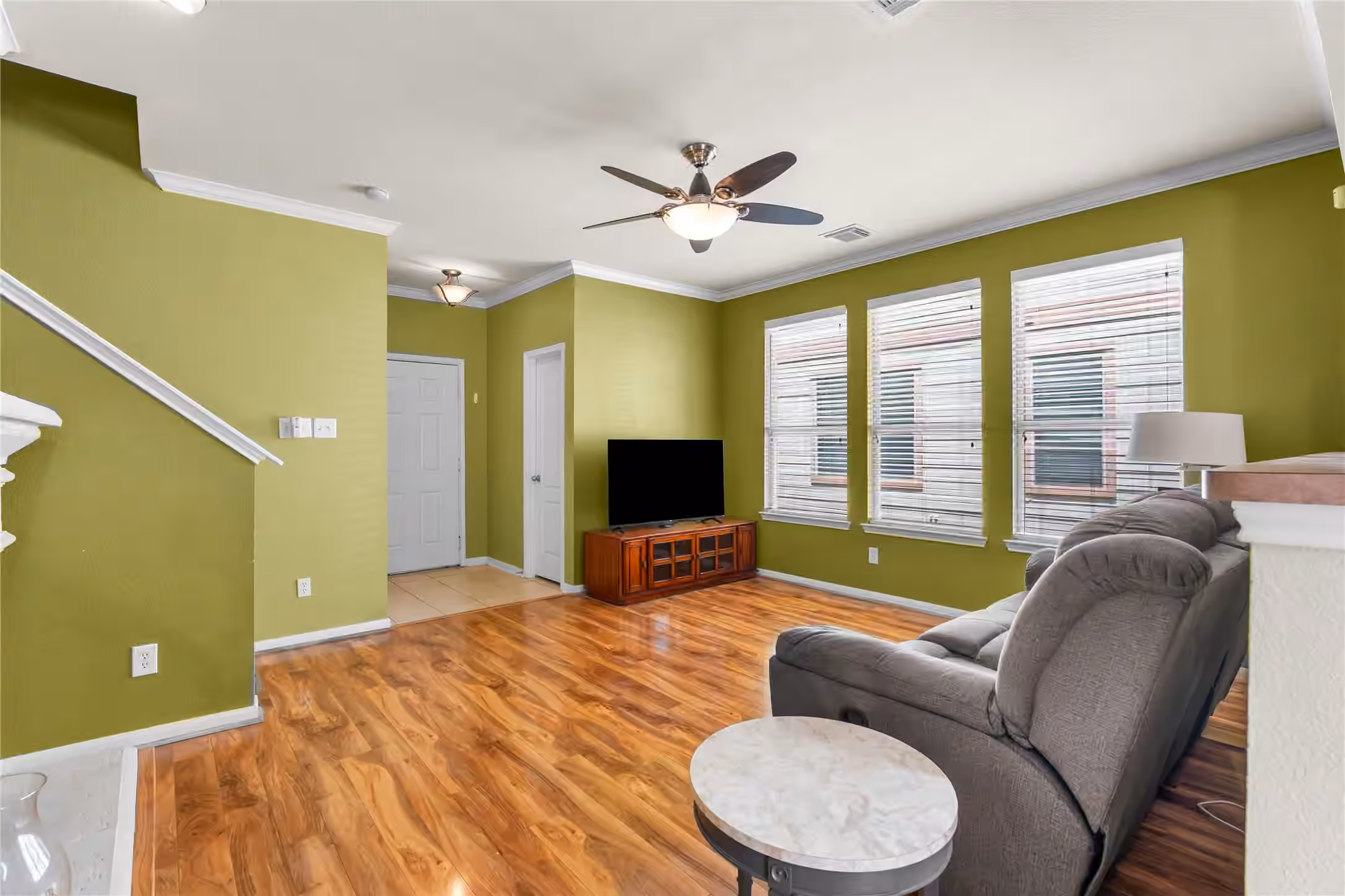 Photo 4 of 7911 Barnes Ridge Lane, Houston, TX