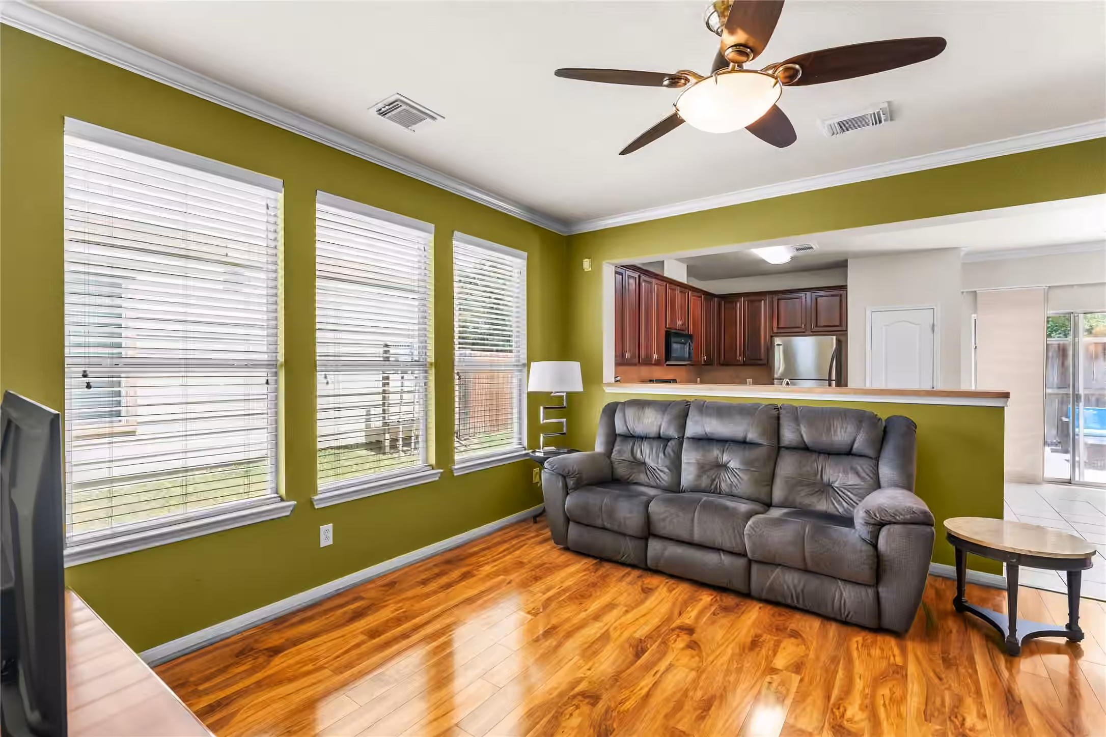 Photo 5 of 7911 Barnes Ridge Lane, Houston, TX