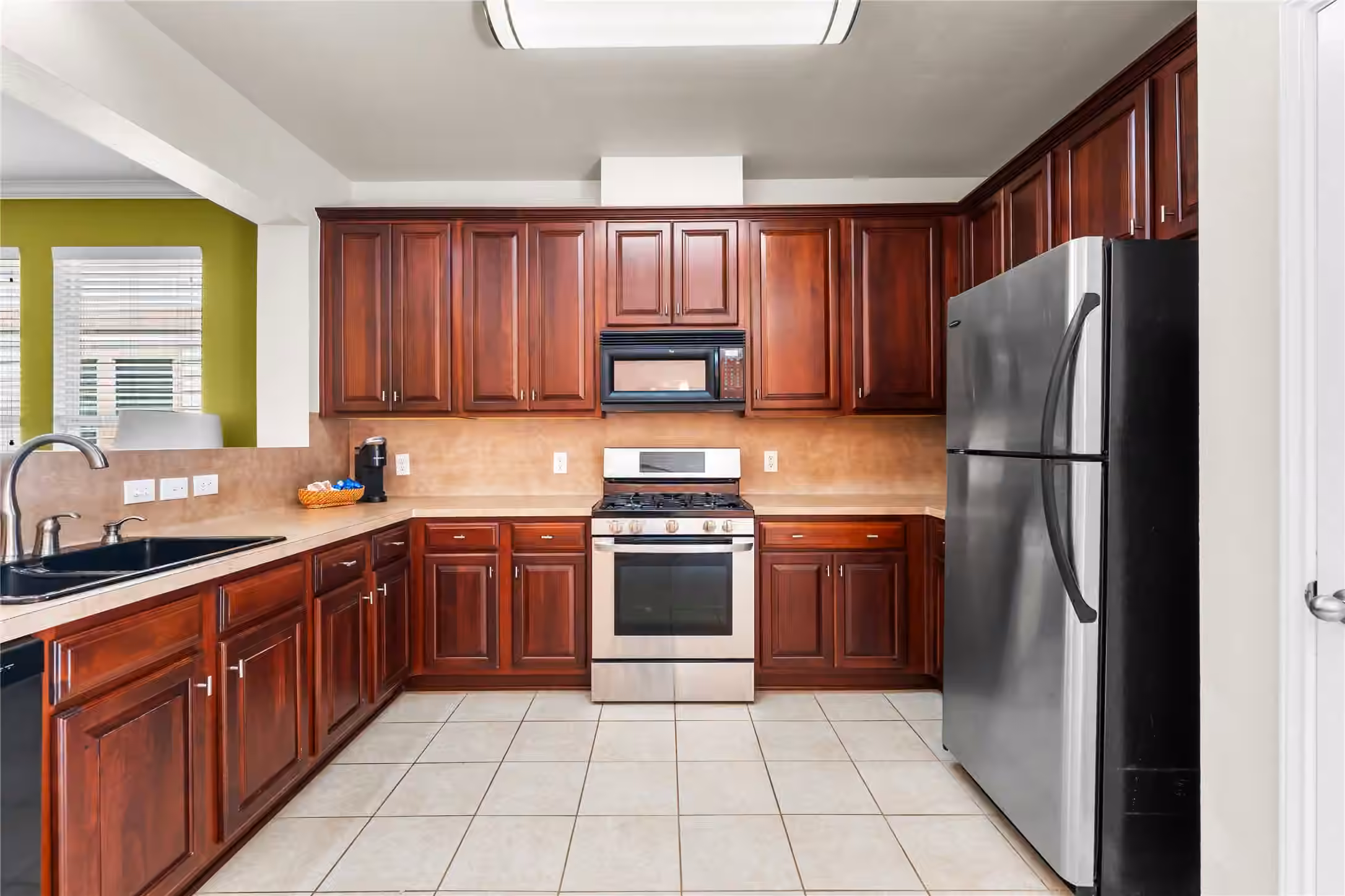 Photo 7 of 7911 Barnes Ridge Lane, Houston, TX
