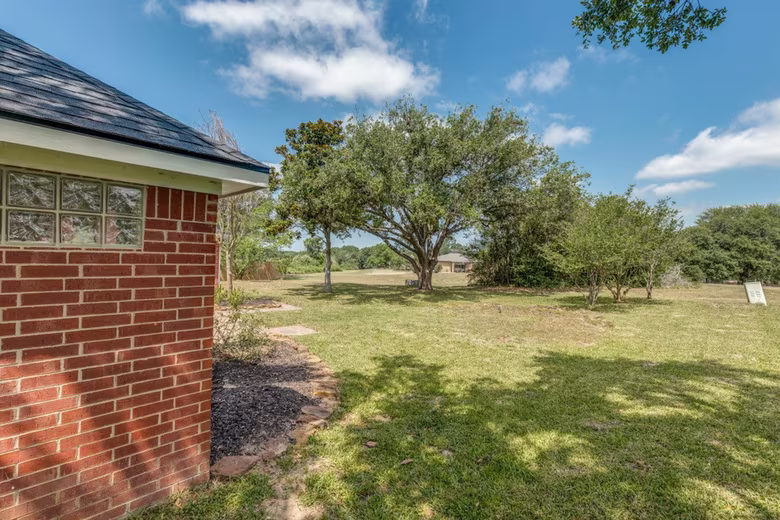 Photo 6 of 104 Douglas Drive, Bellville, TX